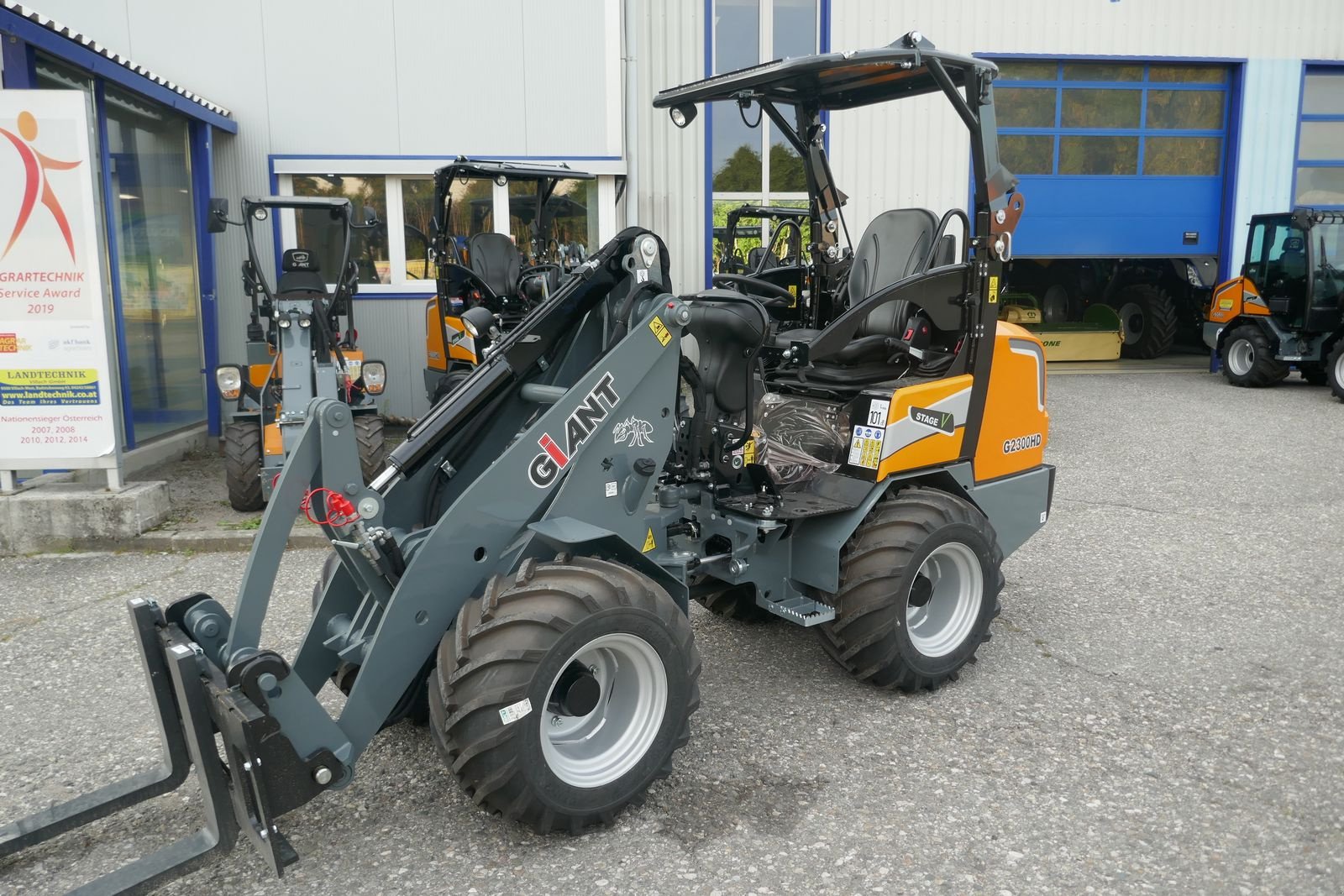 Hoflader des Typs GiANT G 2300 HD, Gebrauchtmaschine in Villach (Bild 1)