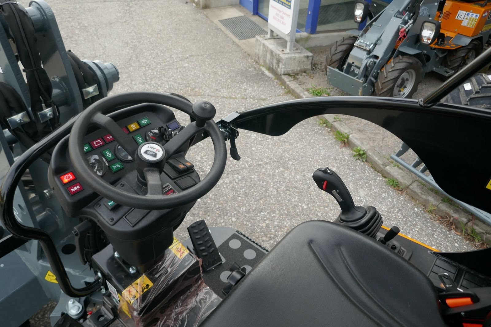 Hoflader des Typs GiANT G 2300 HD, Gebrauchtmaschine in Villach (Bild 5)