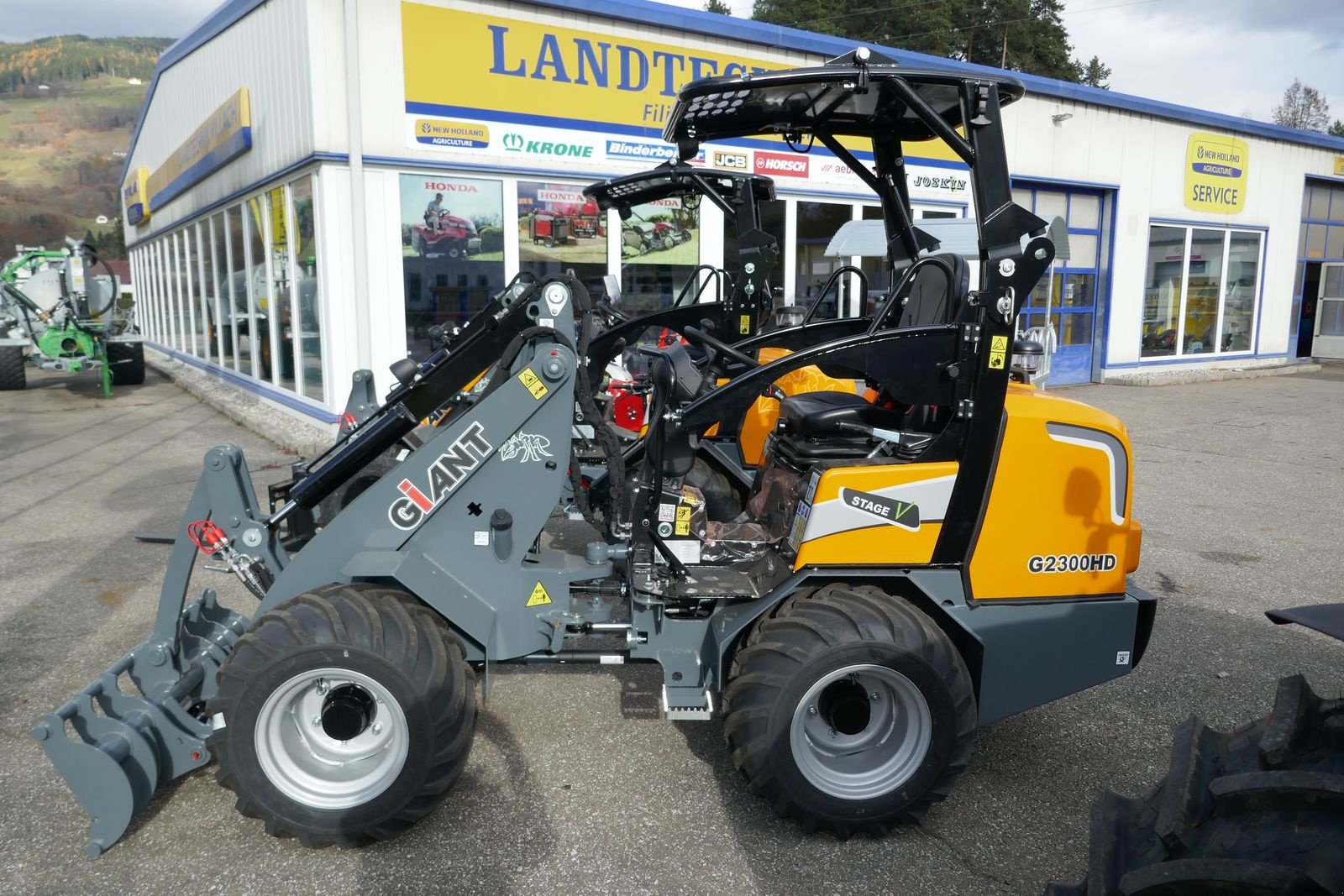 Hoflader of the type GiANT G 2300 HD, Gebrauchtmaschine in Villach (Picture 3)