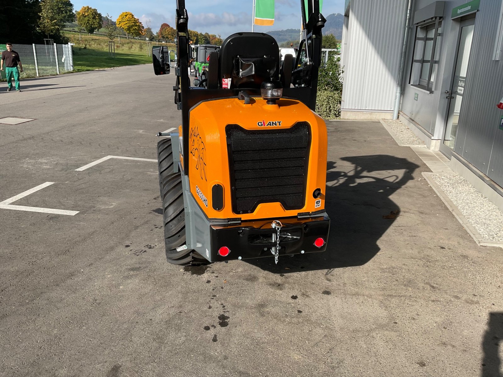 Hoflader des Typs GiANT G 2300 HD, Neumaschine in Mühlhausen-Ehingen (Bild 4)