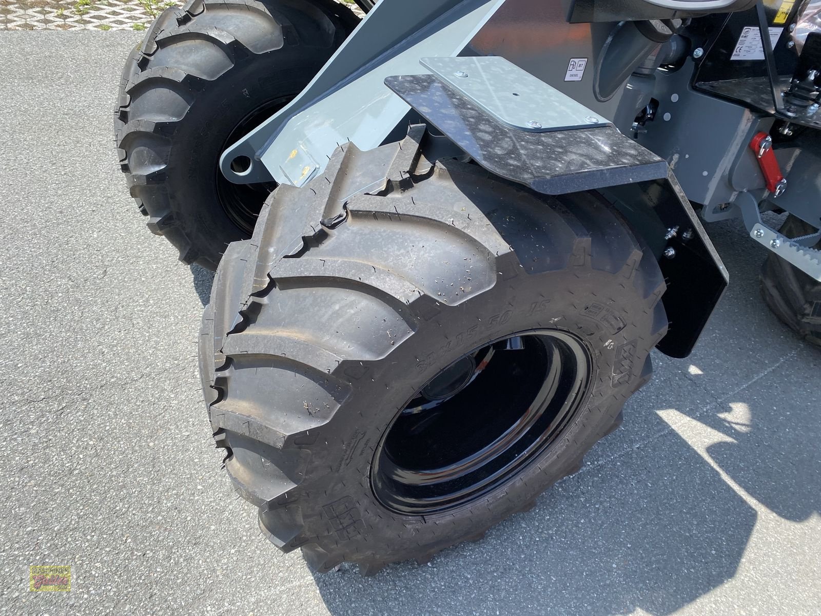 Hoflader of the type GiANT G 2500 HD mit abklappbaren Fahrerschutzdach, Neumaschine in Kötschach (Picture 14)