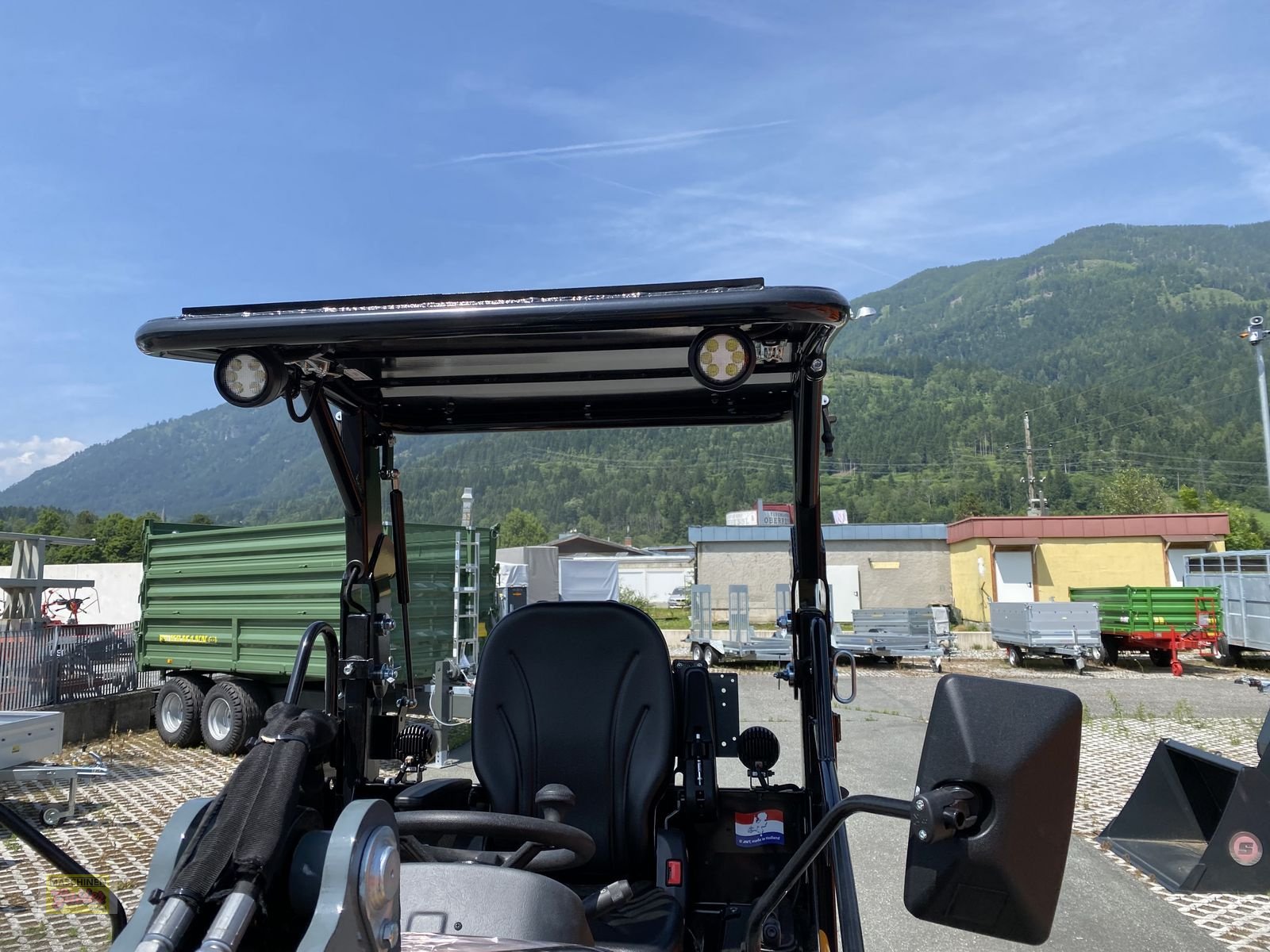 Hoflader of the type GiANT G 2500 HD mit abklappbaren Fahrerschutzdach, Neumaschine in Kötschach (Picture 29)