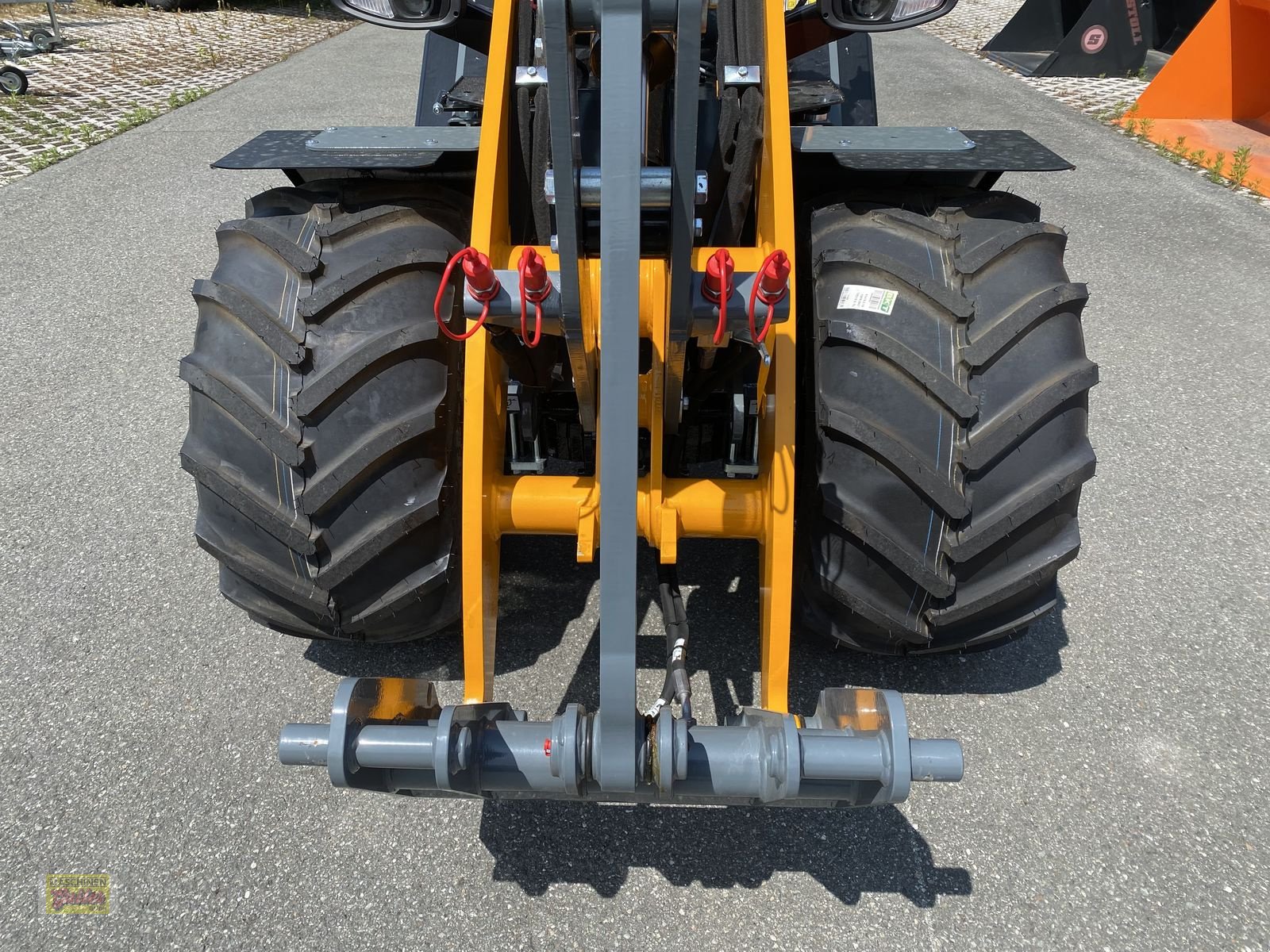 Hoflader of the type GiANT G 2500 HD mit abklappbaren Fahrerschutzdach, Neumaschine in Kötschach (Picture 27)