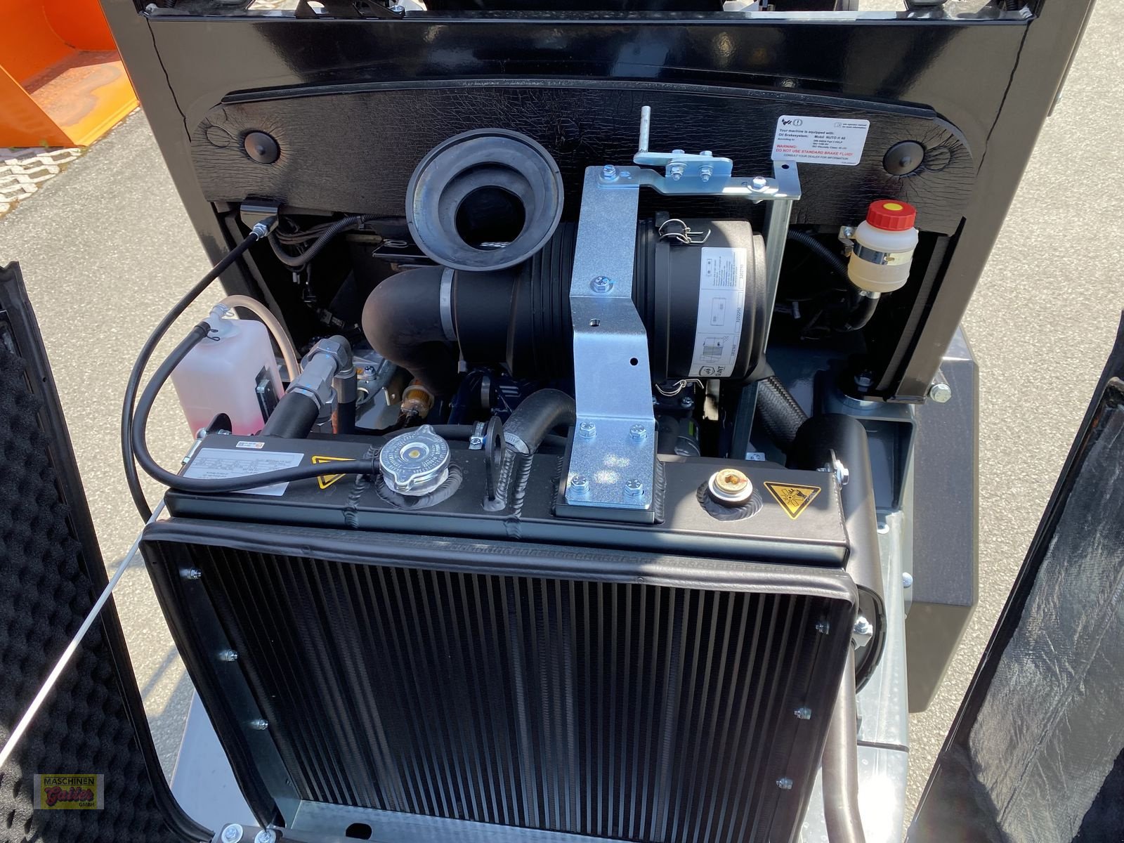 Hoflader of the type GiANT G 2500 HD mit abklappbaren Fahrerschutzdach, Neumaschine in Kötschach (Picture 30)