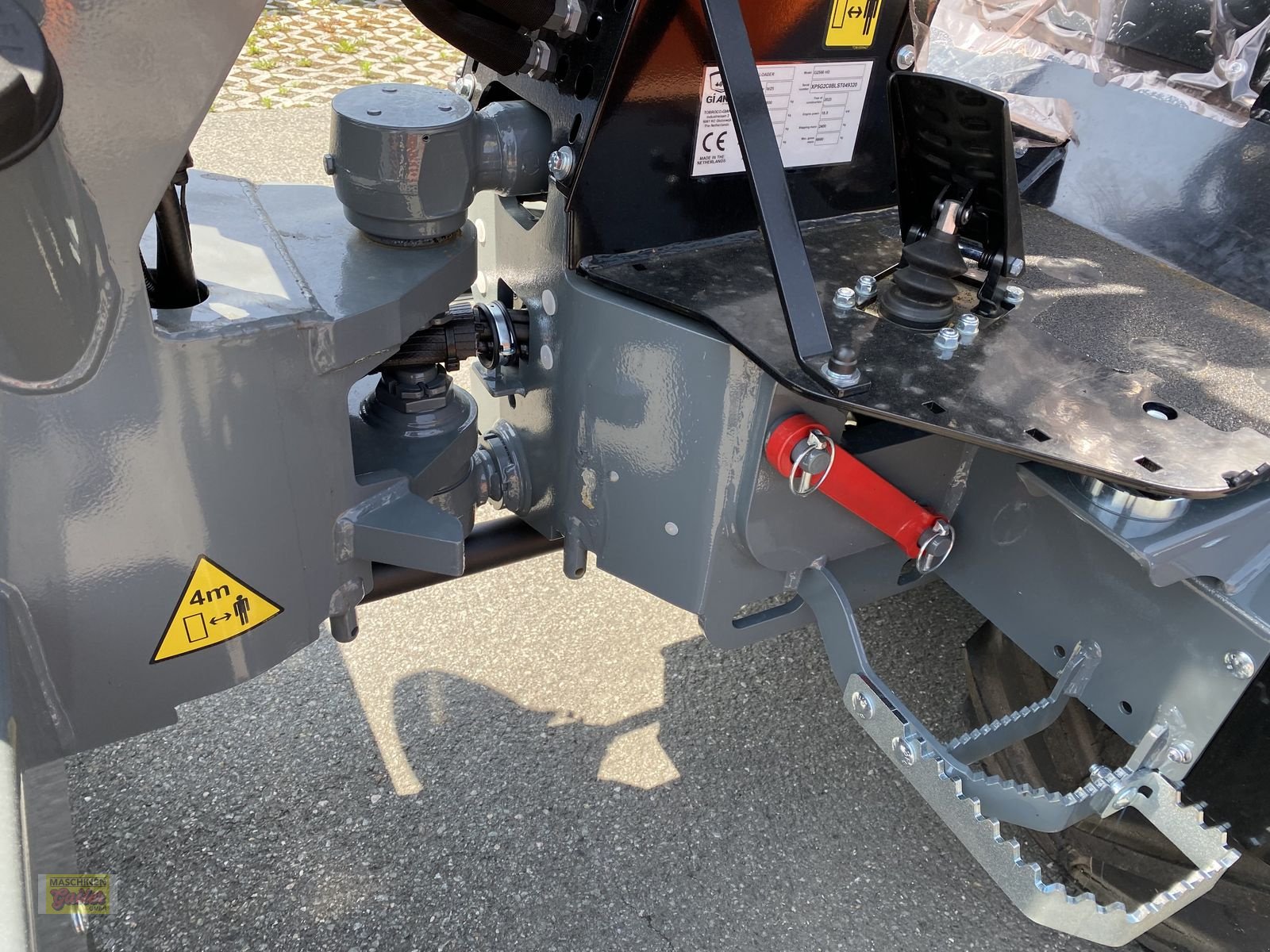 Hoflader of the type GiANT G 2500 HD mit abklappbaren Fahrerschutzdach, Neumaschine in Kötschach (Picture 16)