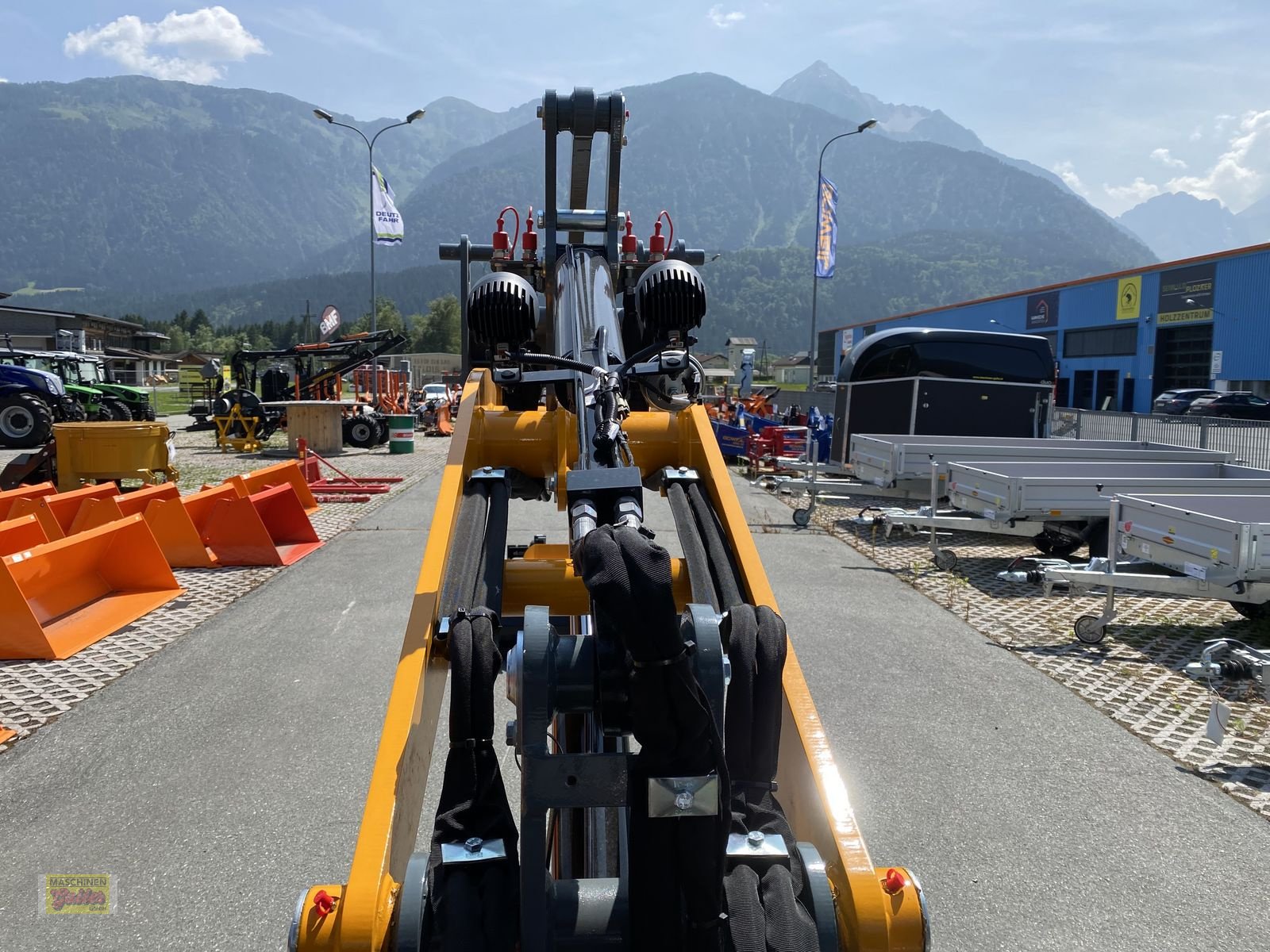 Hoflader of the type GiANT G 2500 HD mit abklappbaren Fahrerschutzdach, Neumaschine in Kötschach (Picture 22)