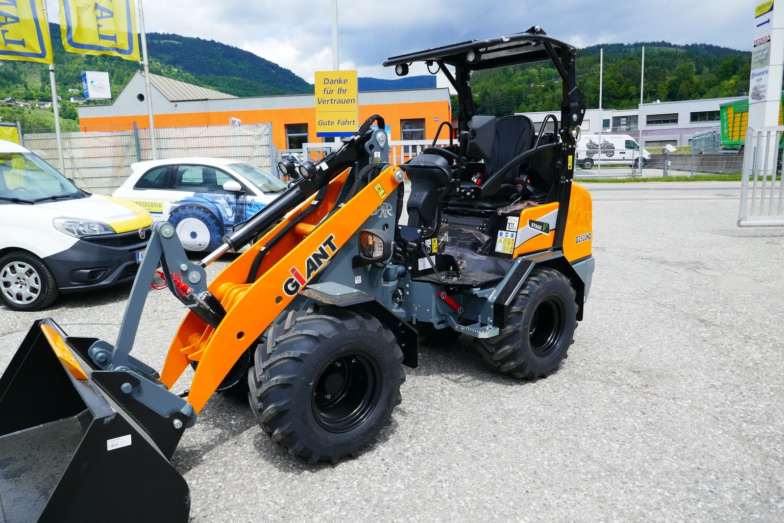 Hoflader des Typs GiANT G 2500 HD, Gebrauchtmaschine in Villach (Bild 3)