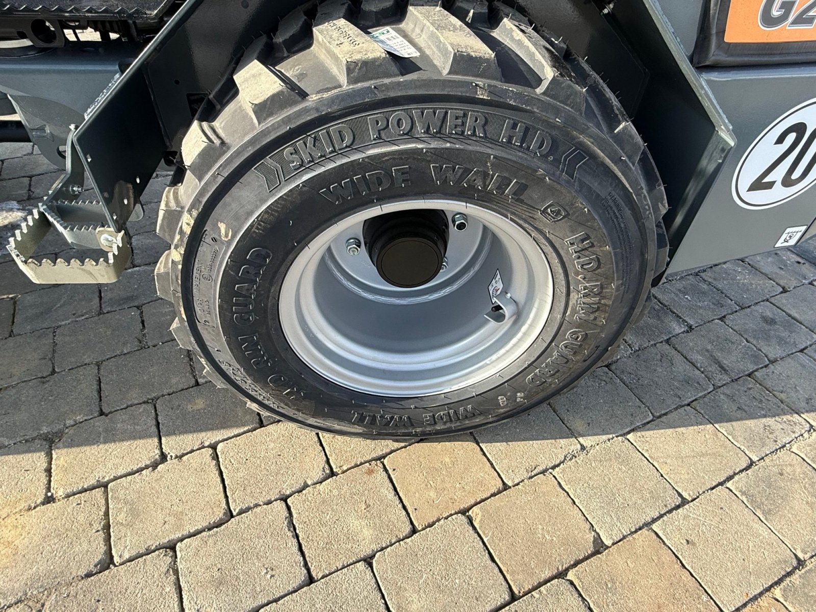 Hoflader Türe ait GiANT G 2500 X-TRA HD, Neumaschine içinde Neureichenau (resim 12)