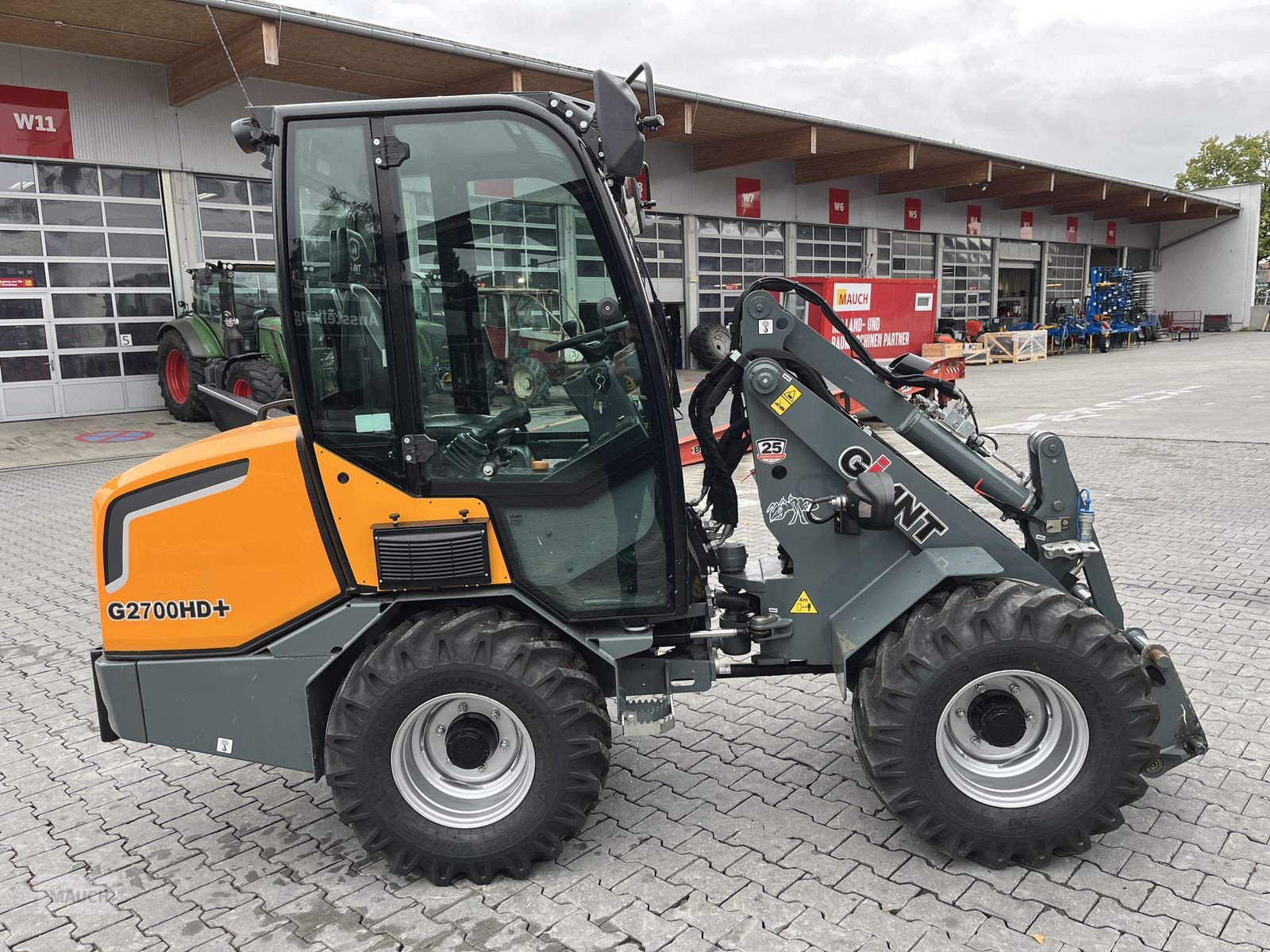 Hoflader of the type GiANT G 2700HD+ mit Kabine & Weidemann HV, Gebrauchtmaschine in Burgkirchen (Picture 10)