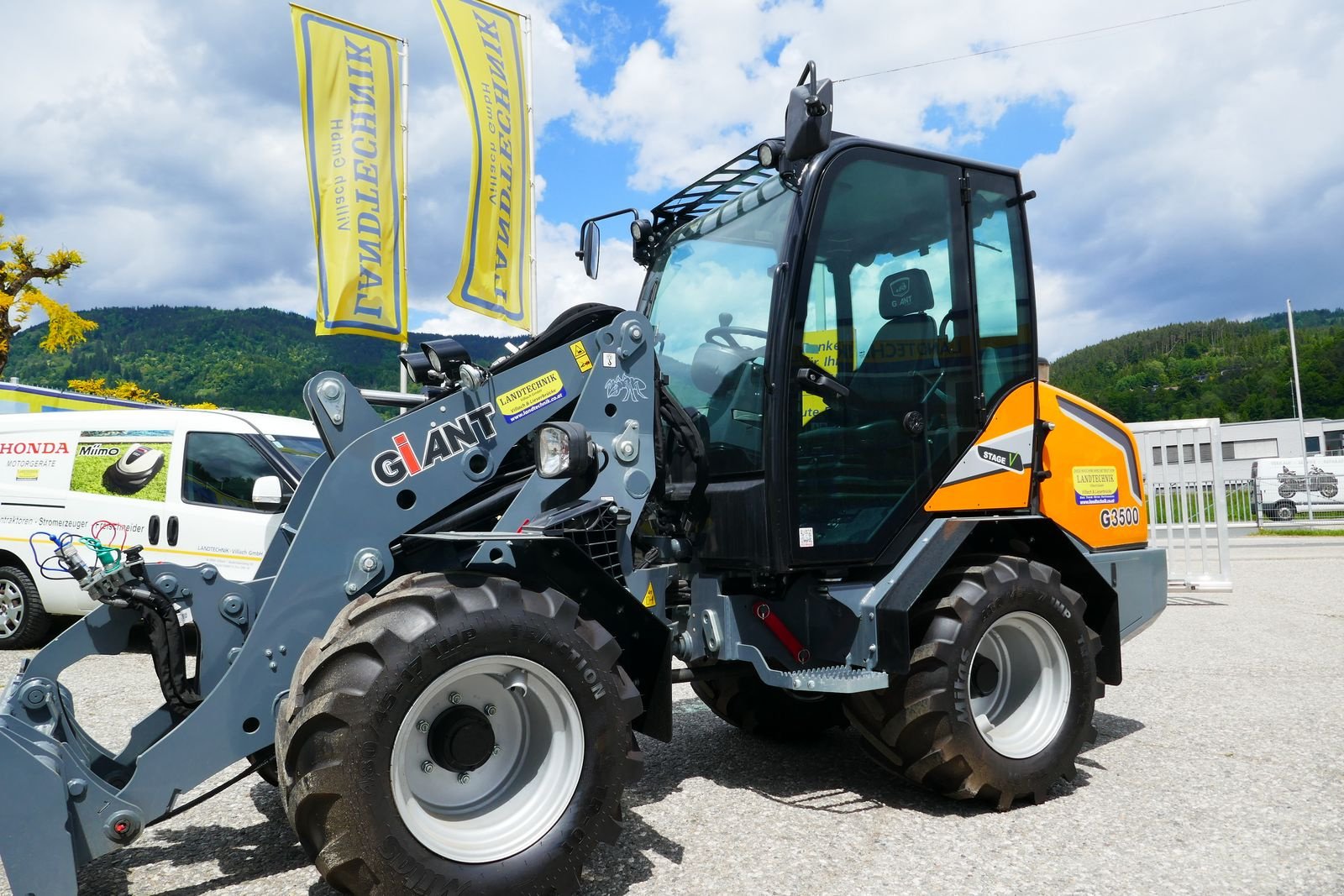 Hoflader of the type GiANT G 3500, Gebrauchtmaschine in Villach (Picture 1)
