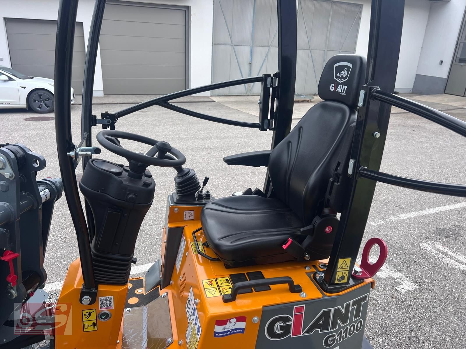 Hoflader des Typs GiANT G1100 Trend-Line, Neumaschine in Offenhausen (Bild 9)