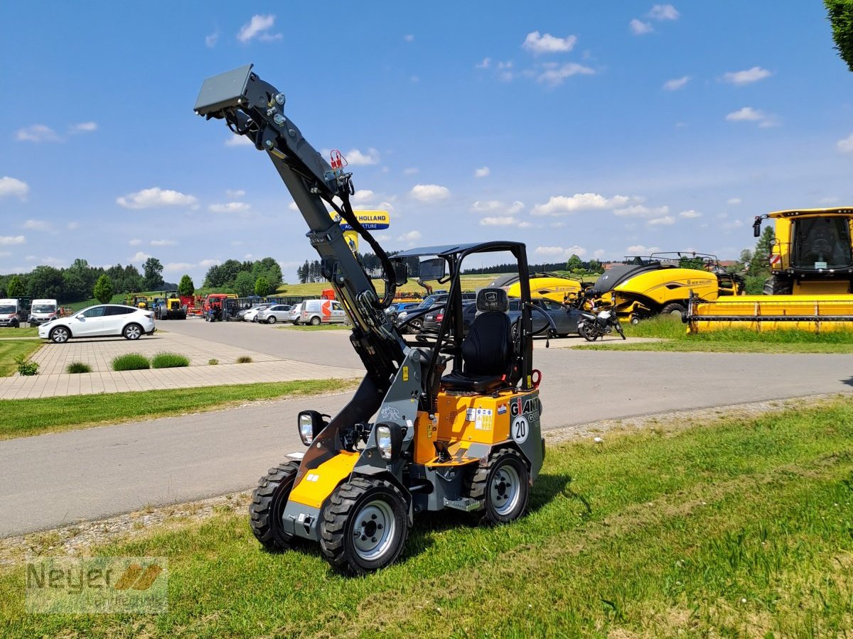 Hoflader des Typs GiANT G1200 TELE, Neumaschine in Bad Waldsee Mennisweiler (Bild 1)