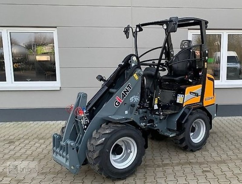 Hoflader des Typs GiANT G2200 HD+, Neumaschine in Karstädt (Bild 1)