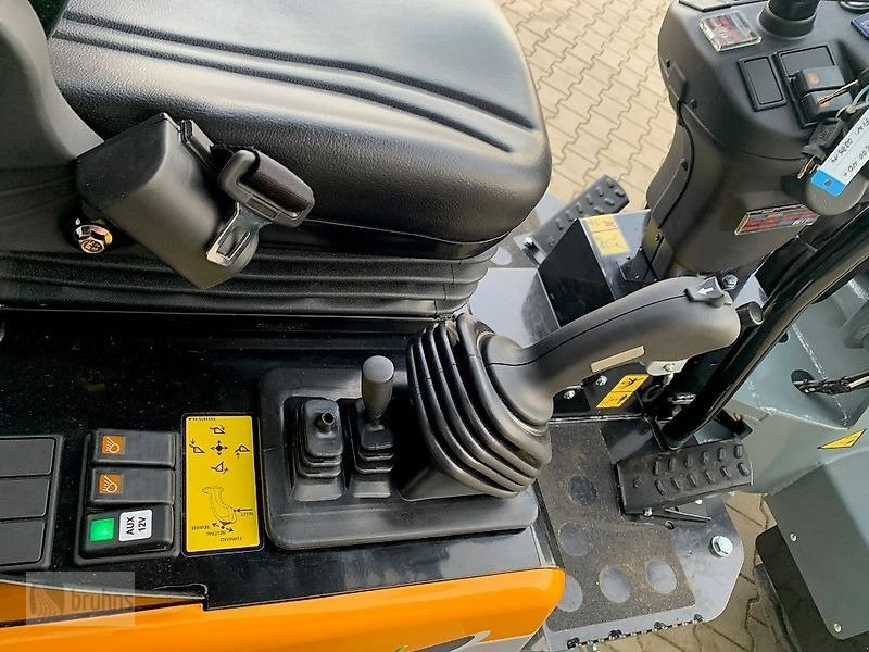 Hoflader des Typs GiANT G2200 HD+, Neumaschine in Karstädt (Bild 4)