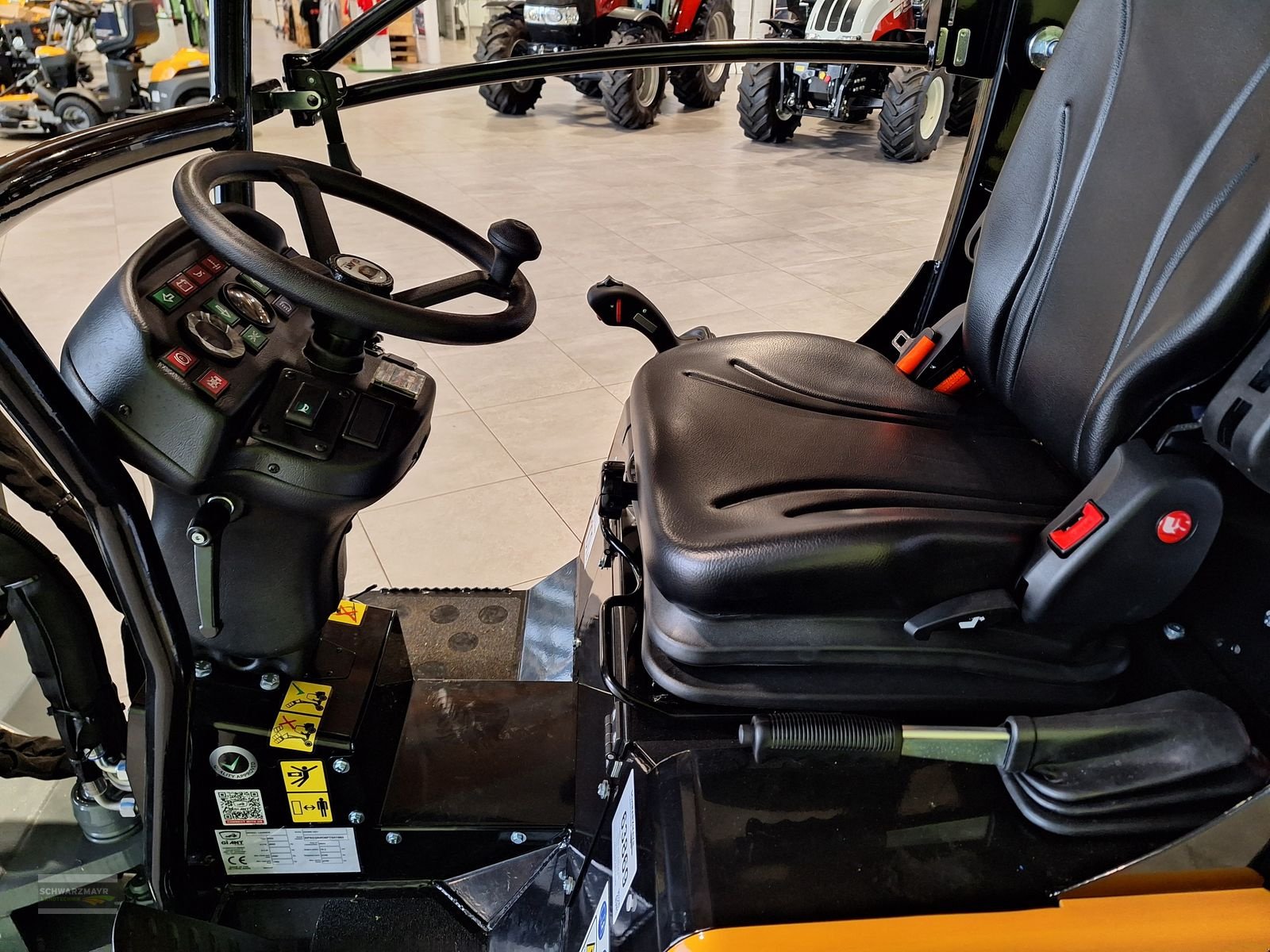 Hoflader des Typs GiANT G2200 HD+, Neumaschine in Gampern (Bild 4)