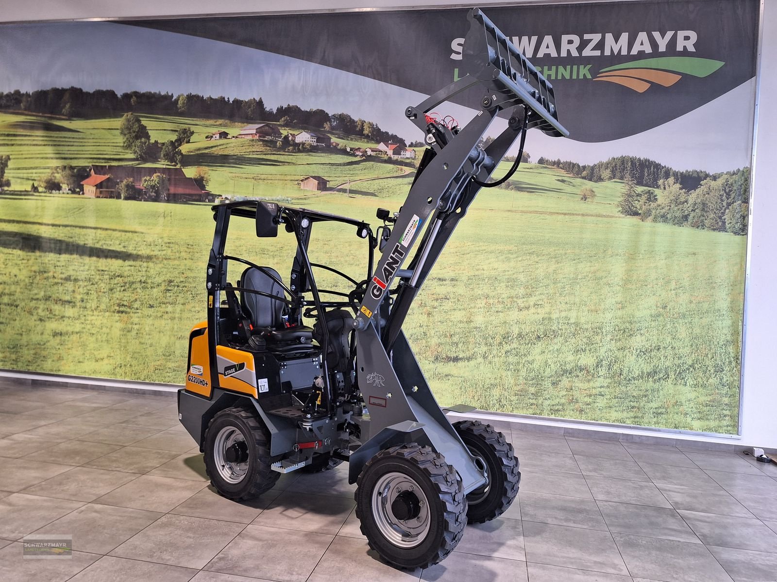 Hoflader des Typs GiANT G2200 HD+, Neumaschine in Gampern (Bild 3)