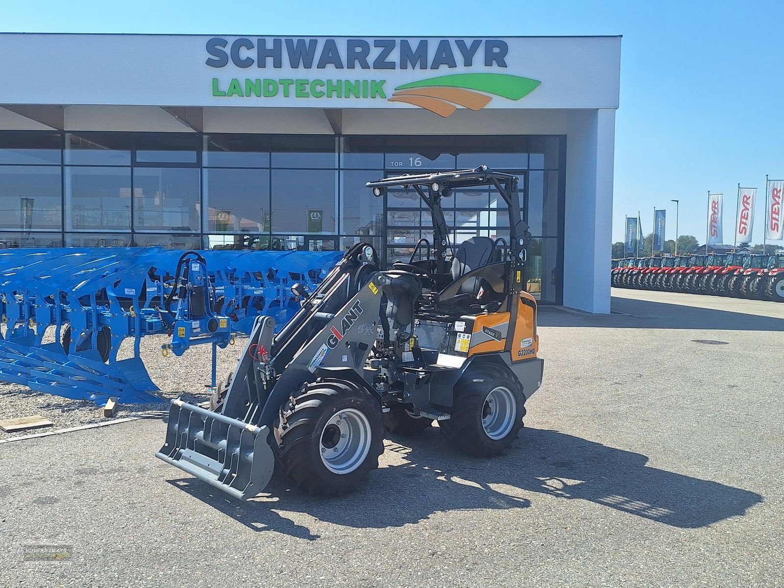 Hoflader des Typs GiANT G2200 HD, Neumaschine in Aurolzmünster (Bild 3)