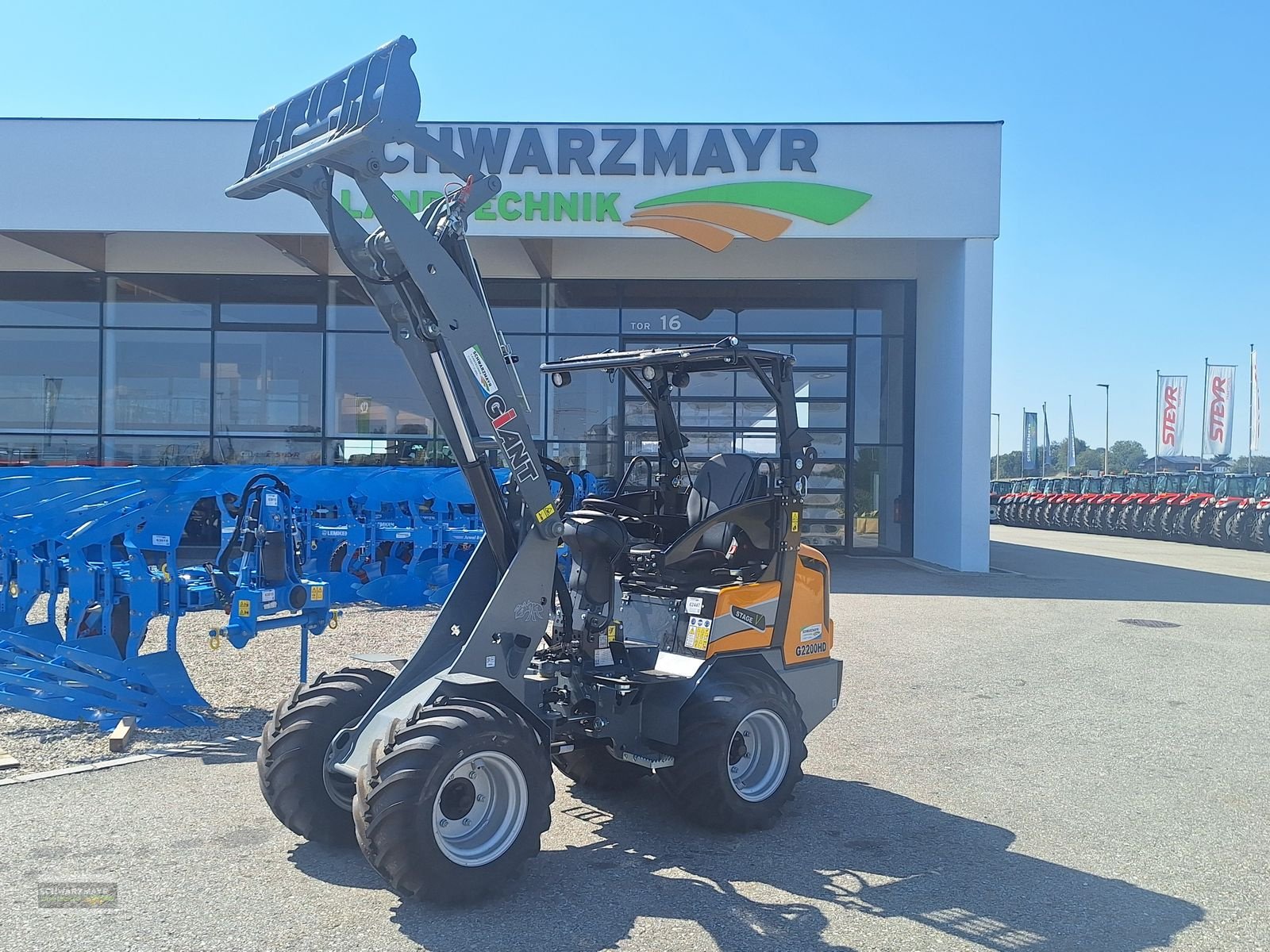 Hoflader des Typs GiANT G2200 HD, Neumaschine in Aurolzmünster (Bild 13)