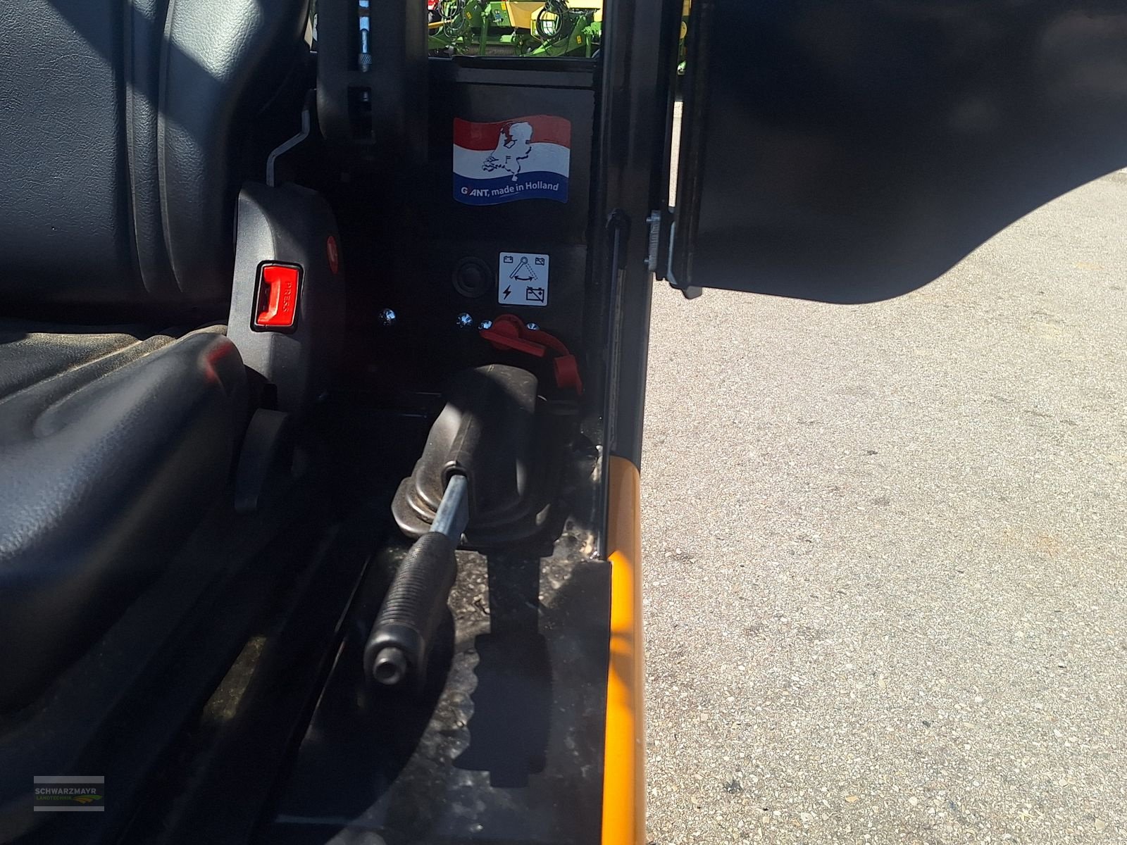 Hoflader des Typs GiANT G2200 HD, Neumaschine in Aurolzmünster (Bild 21)