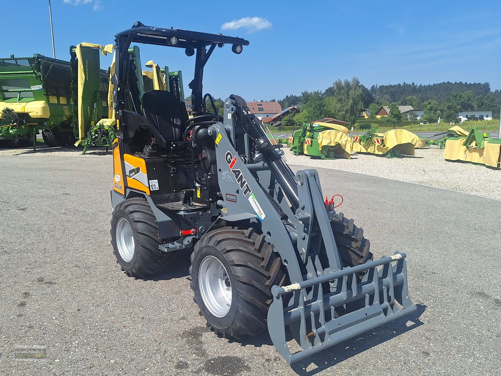 Hoflader des Typs GiANT G2200 HD, Neumaschine in Aurolzmünster (Bild 5)