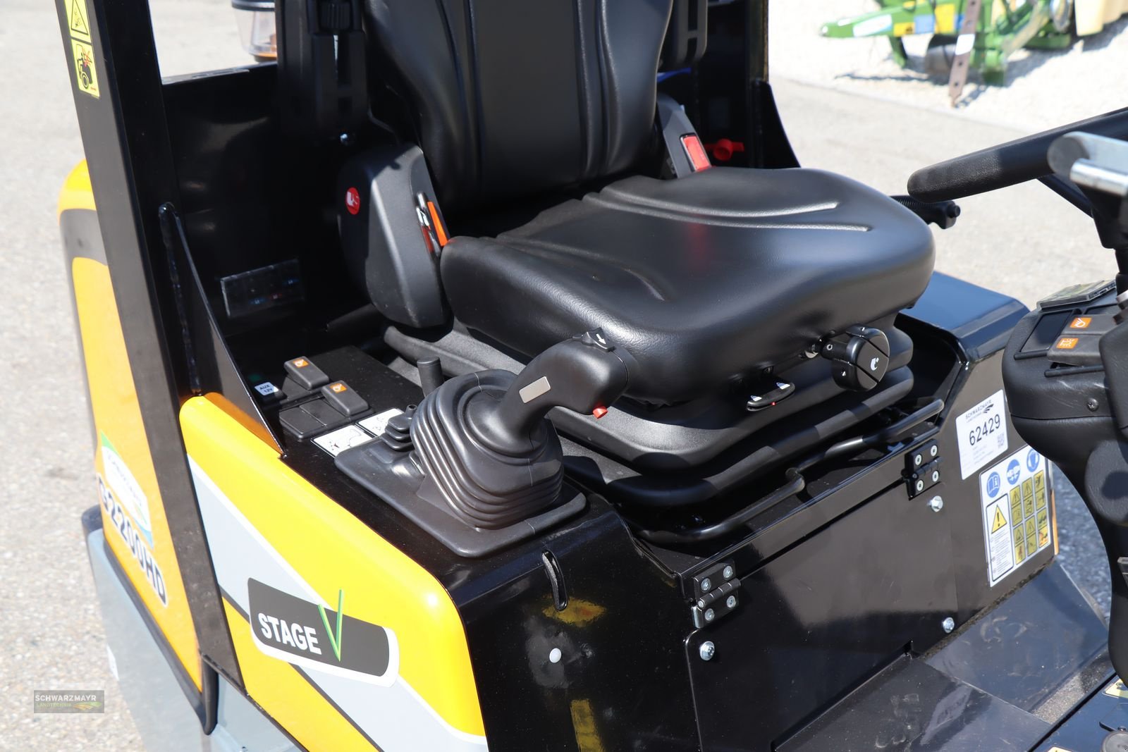 Hoflader des Typs GiANT G2200 HD, Neumaschine in Gampern (Bild 13)