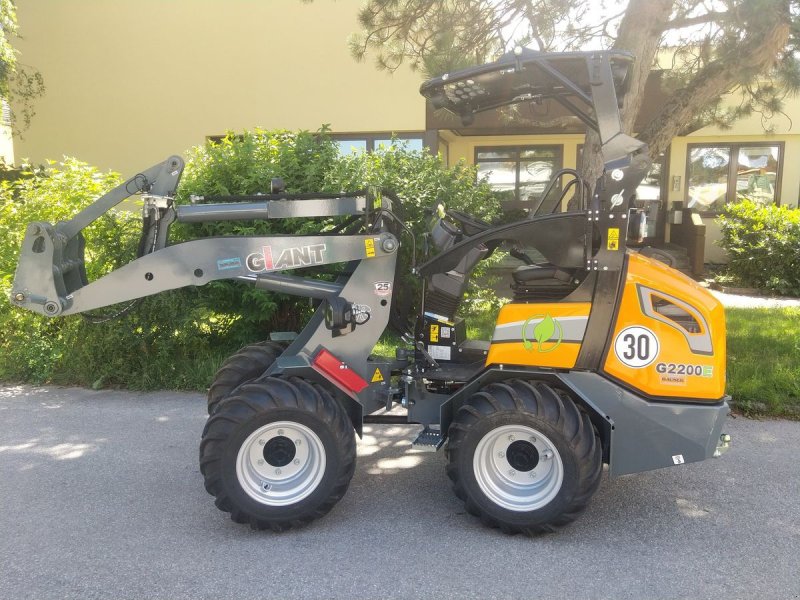 Hoflader of the type GiANT G2200E, Vorführmaschine in Hopfgarten (Picture 1)