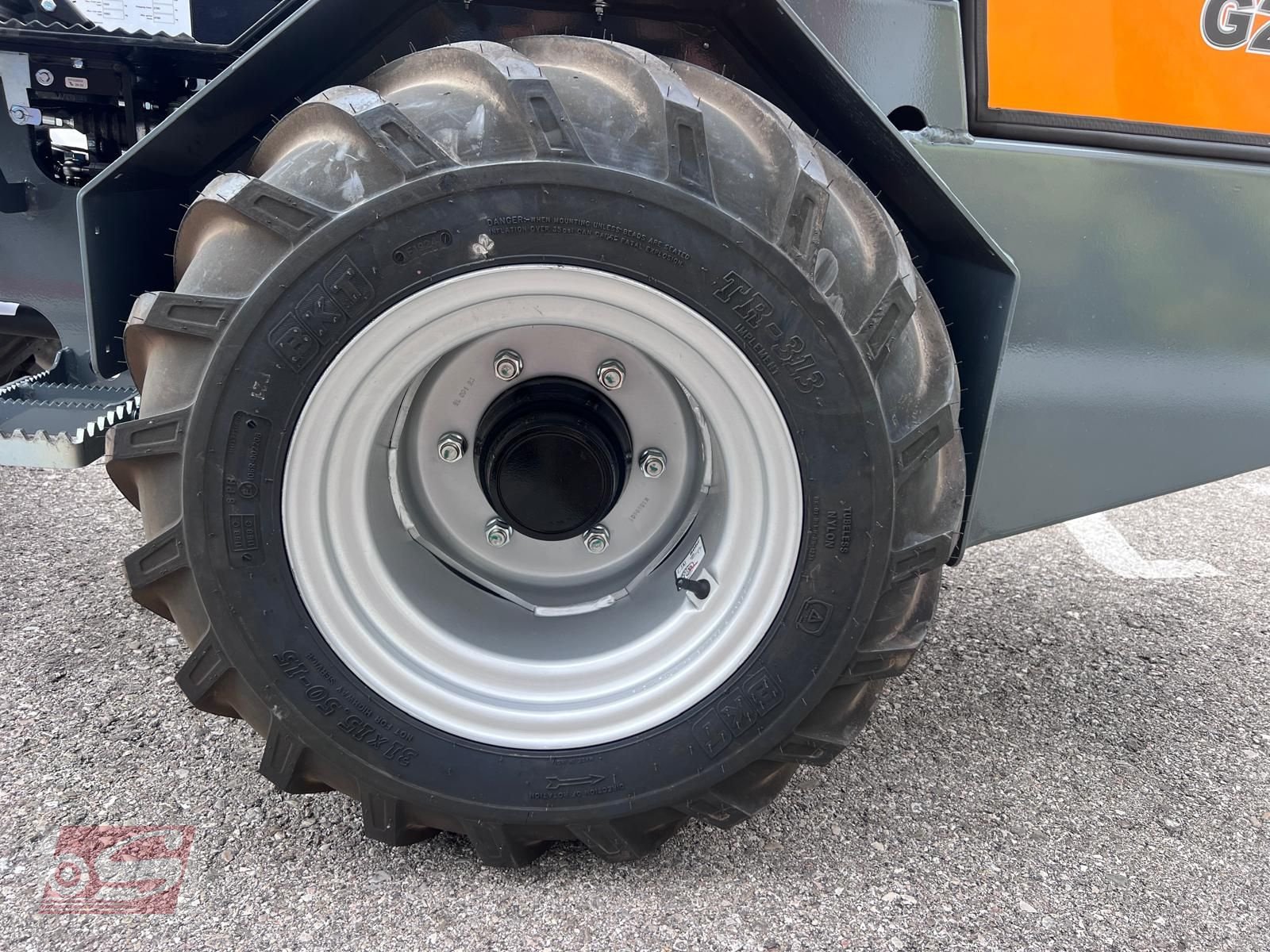 Hoflader des Typs GiANT G2300 HD Agri Line, Neumaschine in Offenhausen (Bild 22)