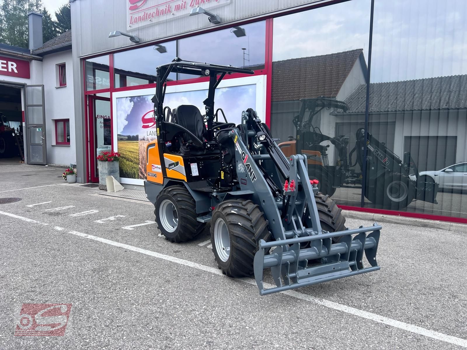 Hoflader des Typs GiANT G2300 HD Agri Line, Neumaschine in Offenhausen (Bild 1)