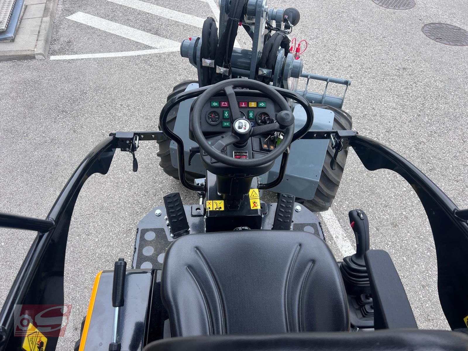 Hoflader des Typs GiANT G2300 HD Agri Line, Neumaschine in Offenhausen (Bild 16)