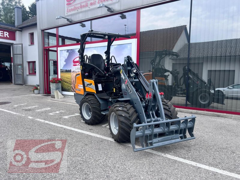 Hoflader del tipo GiANT G2300 HD Agri Line, Neumaschine en Offenhausen (Imagen 1)