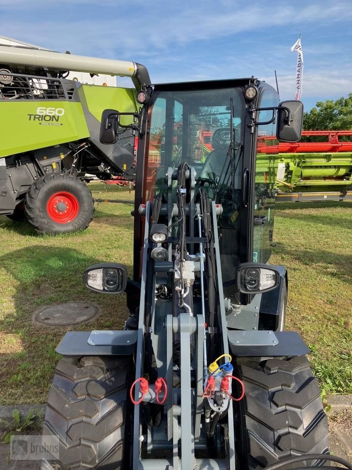 Hoflader des Typs GiANT G2300 HD, Neumaschine in Karstädt (Bild 4)