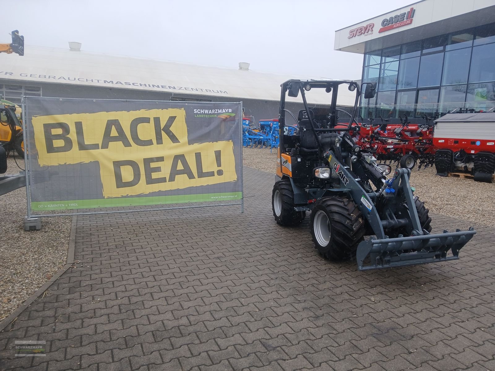 Hoflader of the type GiANT G2300 X-tra HD, Neumaschine in Aurolzmünster (Picture 1)