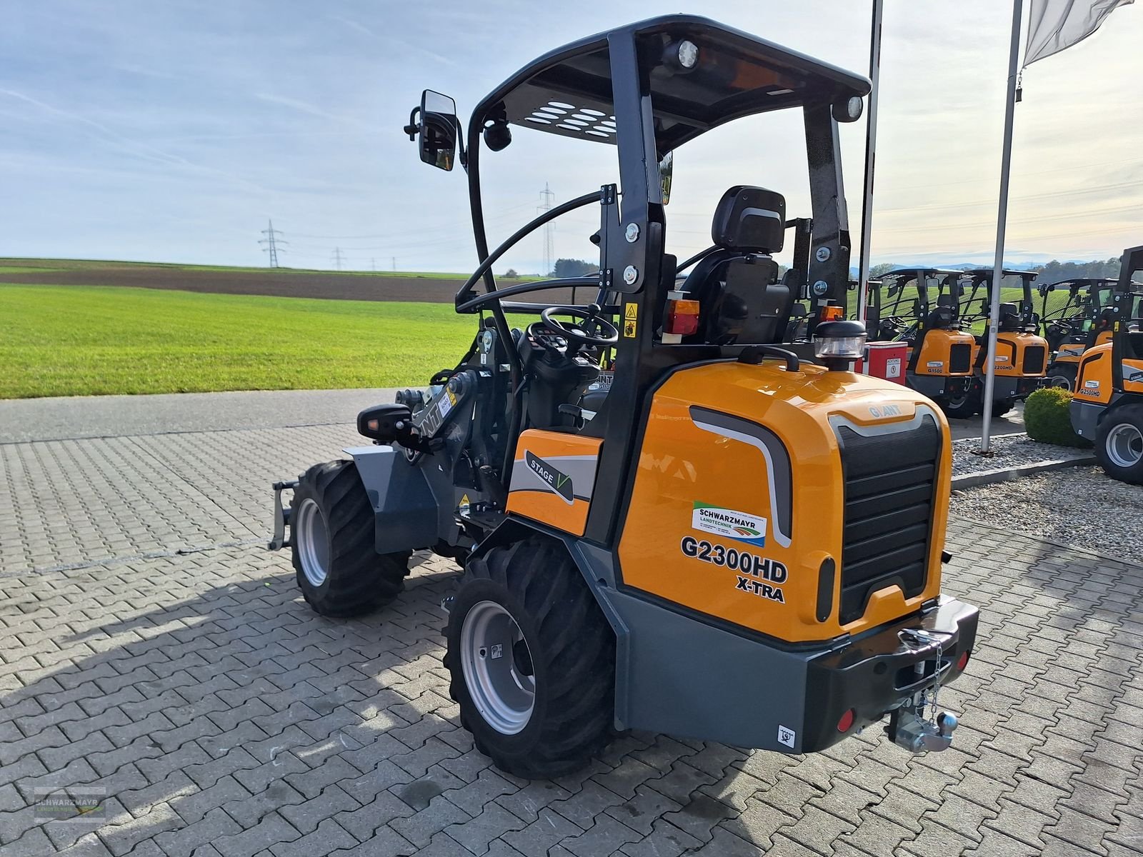 Hoflader of the type GiANT G2300 X-tra HD, Neumaschine in Aurolzmünster (Picture 8)