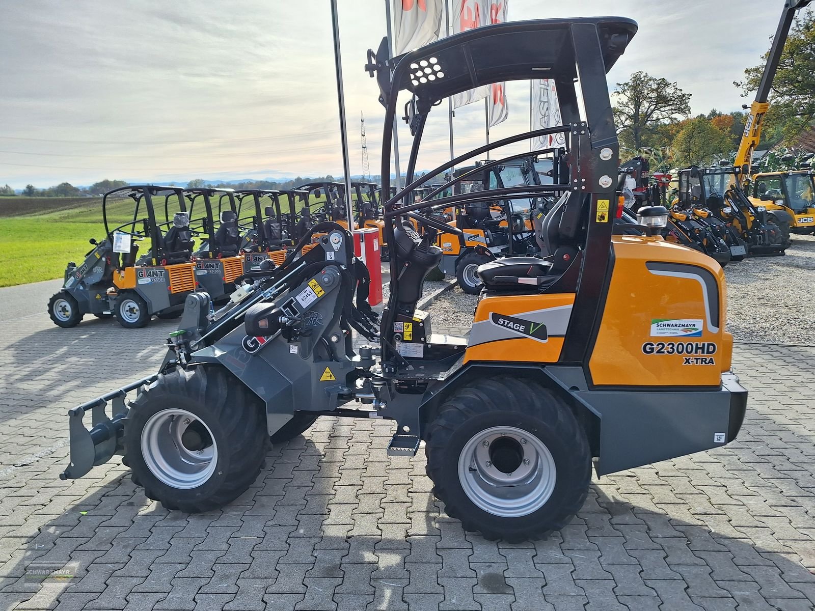 Hoflader of the type GiANT G2300 X-tra HD, Neumaschine in Aurolzmünster (Picture 9)