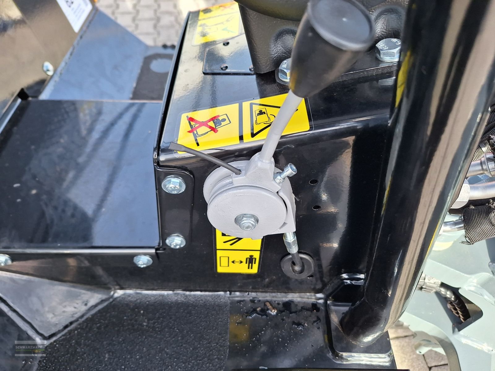 Hoflader of the type GiANT G2300 X-tra HD, Neumaschine in Aurolzmünster (Picture 17)