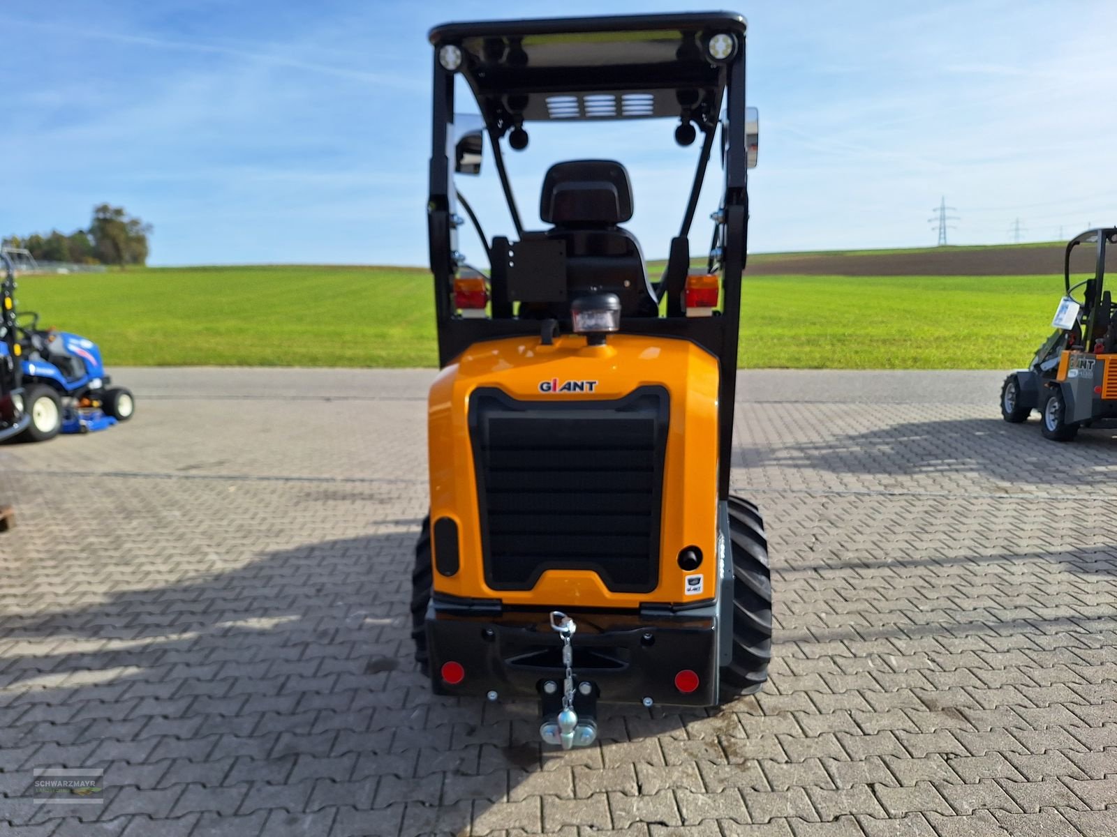 Hoflader of the type GiANT G2300 X-tra HD, Neumaschine in Aurolzmünster (Picture 7)