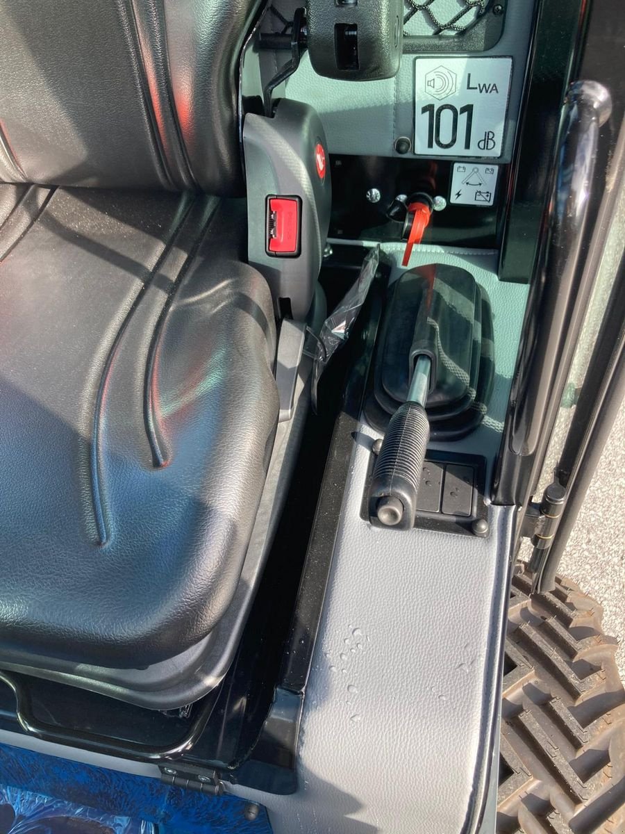 Hoflader of the type GiANT G2300, Neumaschine in Hopfgarten (Picture 2)