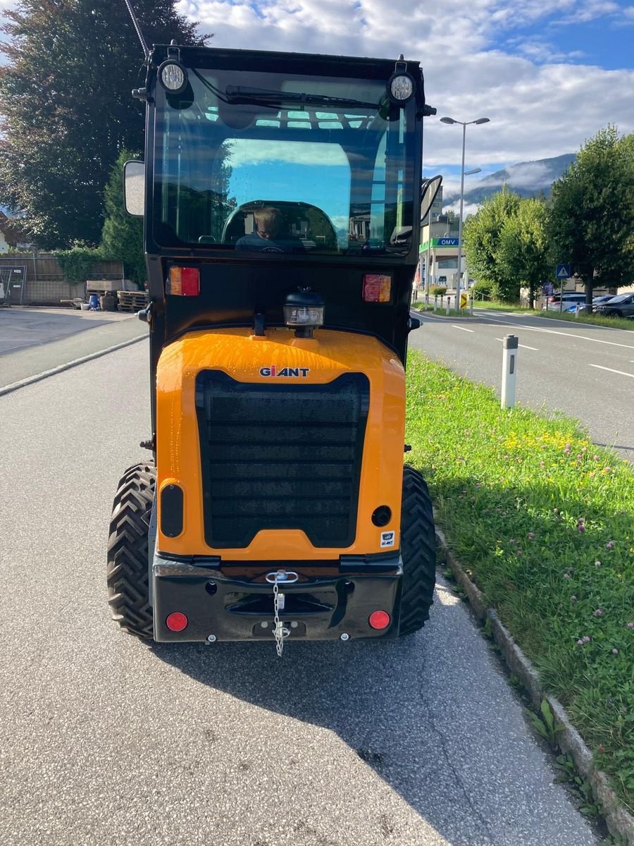 Hoflader of the type GiANT G2300, Neumaschine in Hopfgarten (Picture 8)