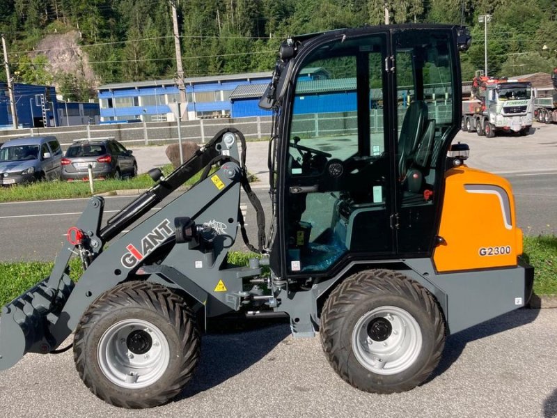 Hoflader typu GiANT G2300, Neumaschine v Hopfgarten (Obrázek 1)