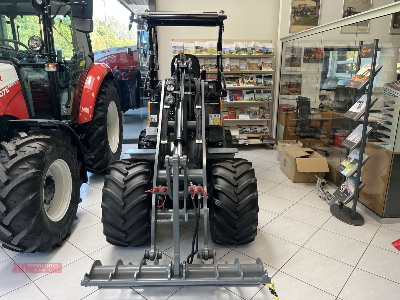 Hoflader of the type GiANT G2500 HD, Neumaschine in St. Pölten (Picture 2)