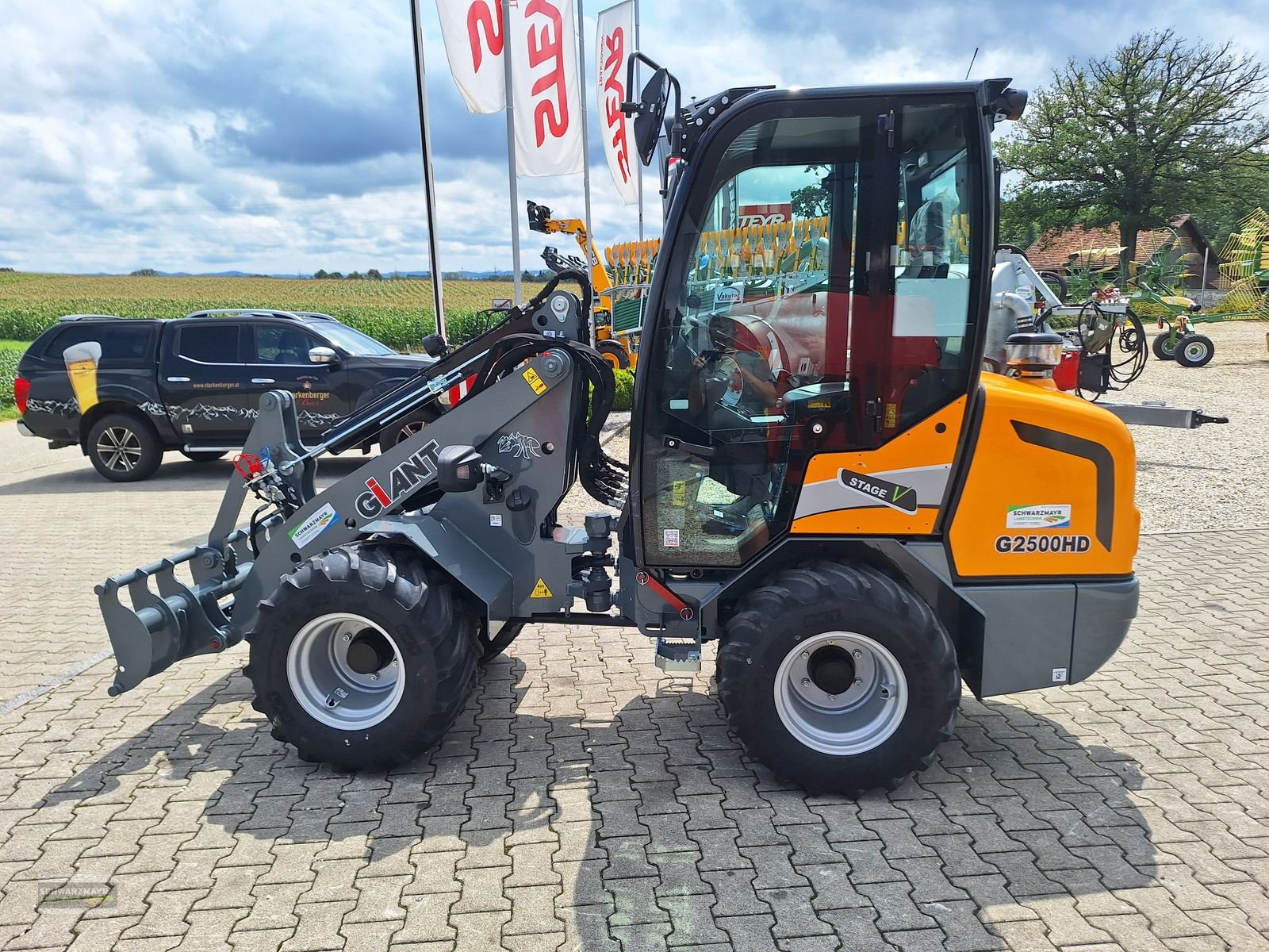 Hoflader des Typs GiANT G2500 HD, Neumaschine in Gampern (Bild 9)