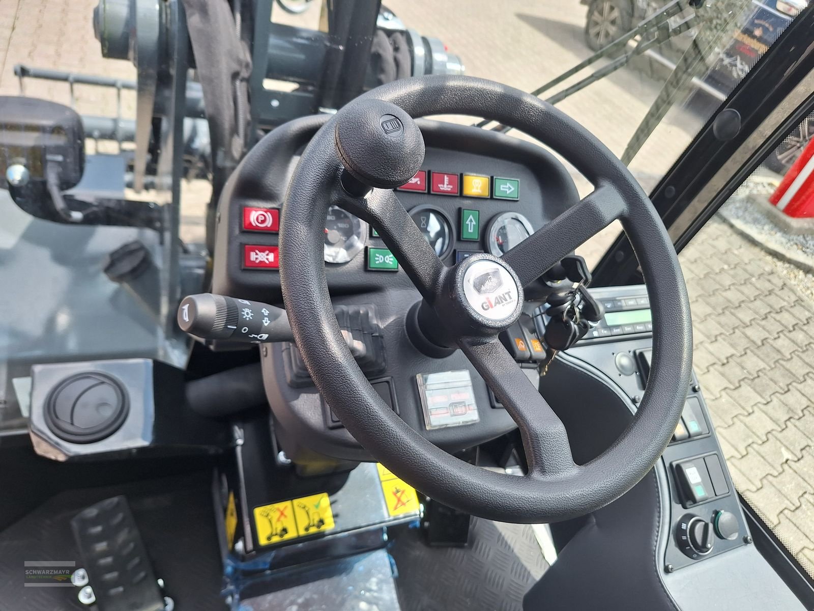 Hoflader des Typs GiANT G2500 HD, Neumaschine in Gampern (Bild 16)