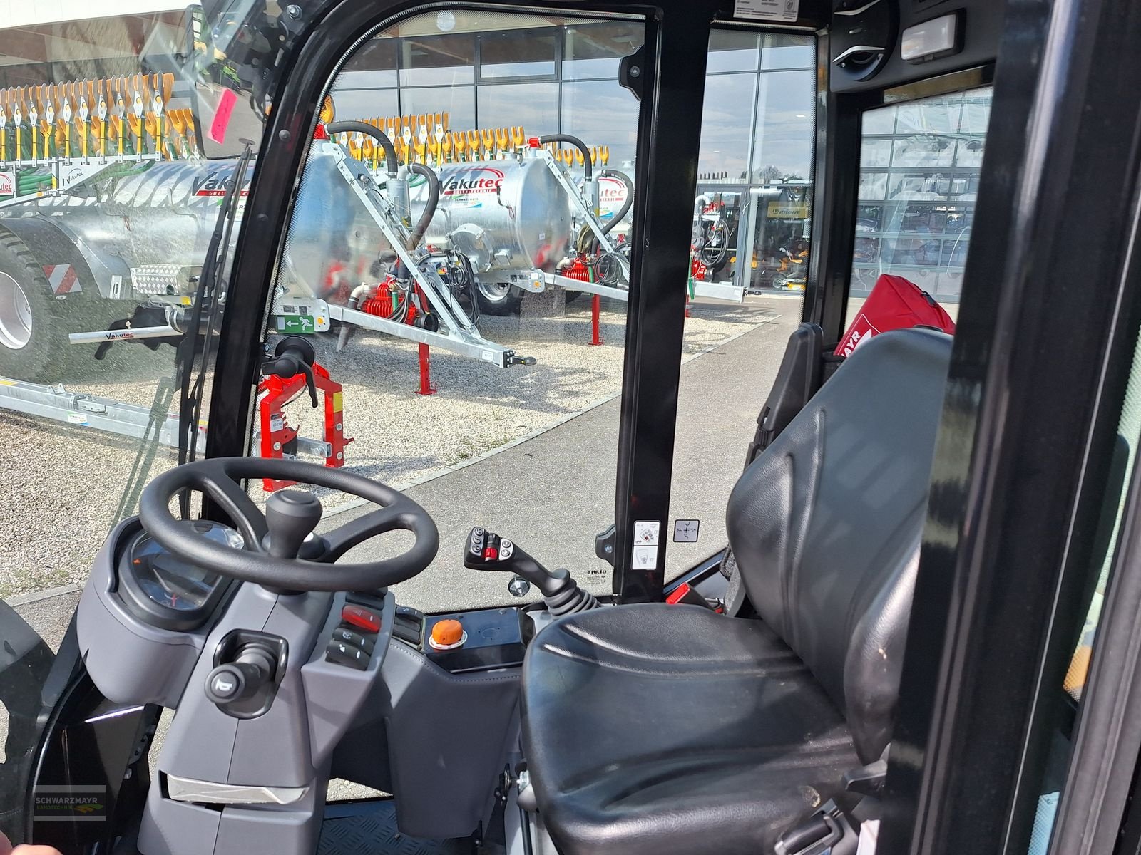 Hoflader des Typs GiANT G2700 HD+, Neumaschine in Gampern (Bild 16)