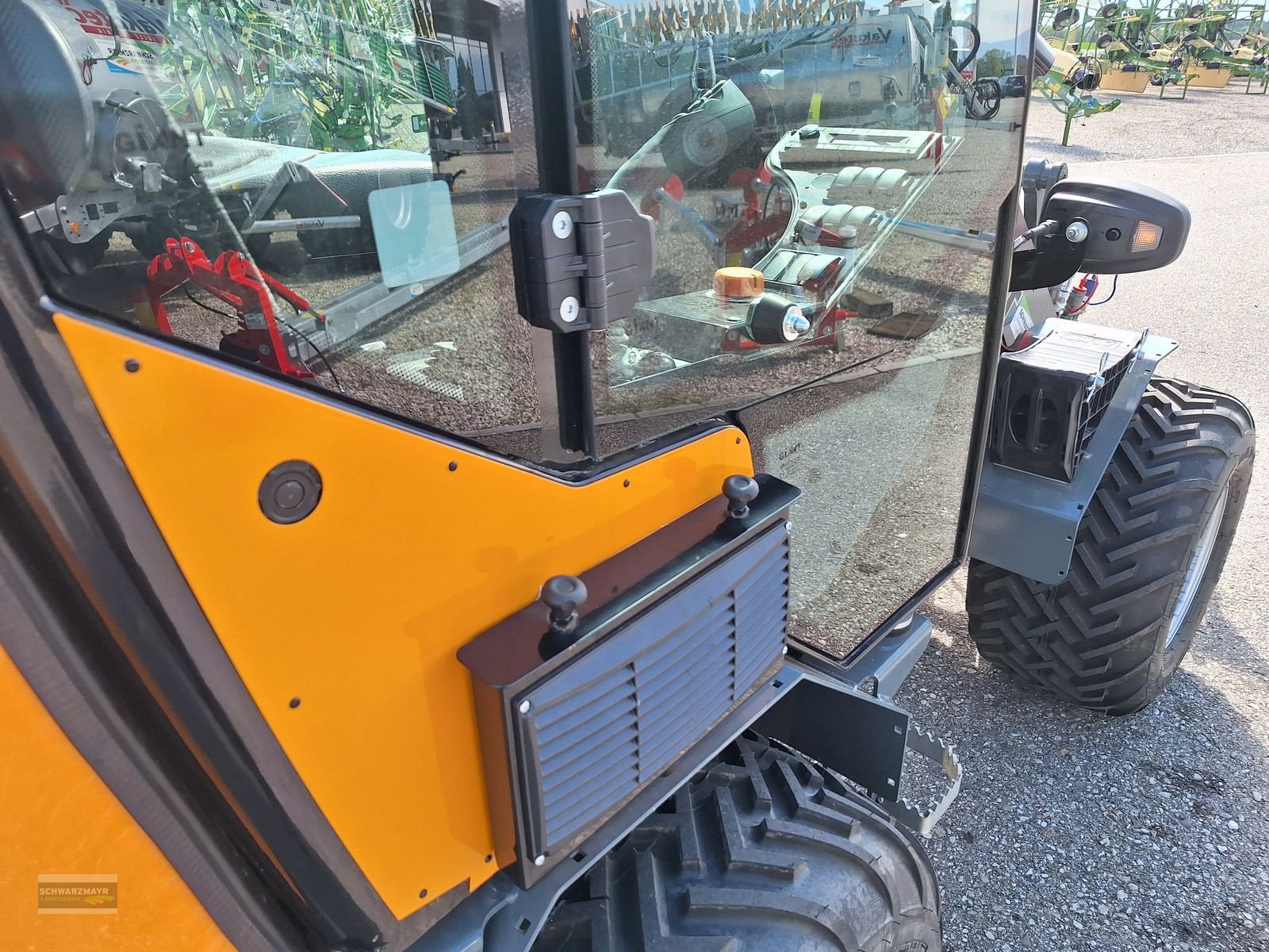 Hoflader des Typs GiANT G2700 HD+, Neumaschine in Gampern (Bild 13)