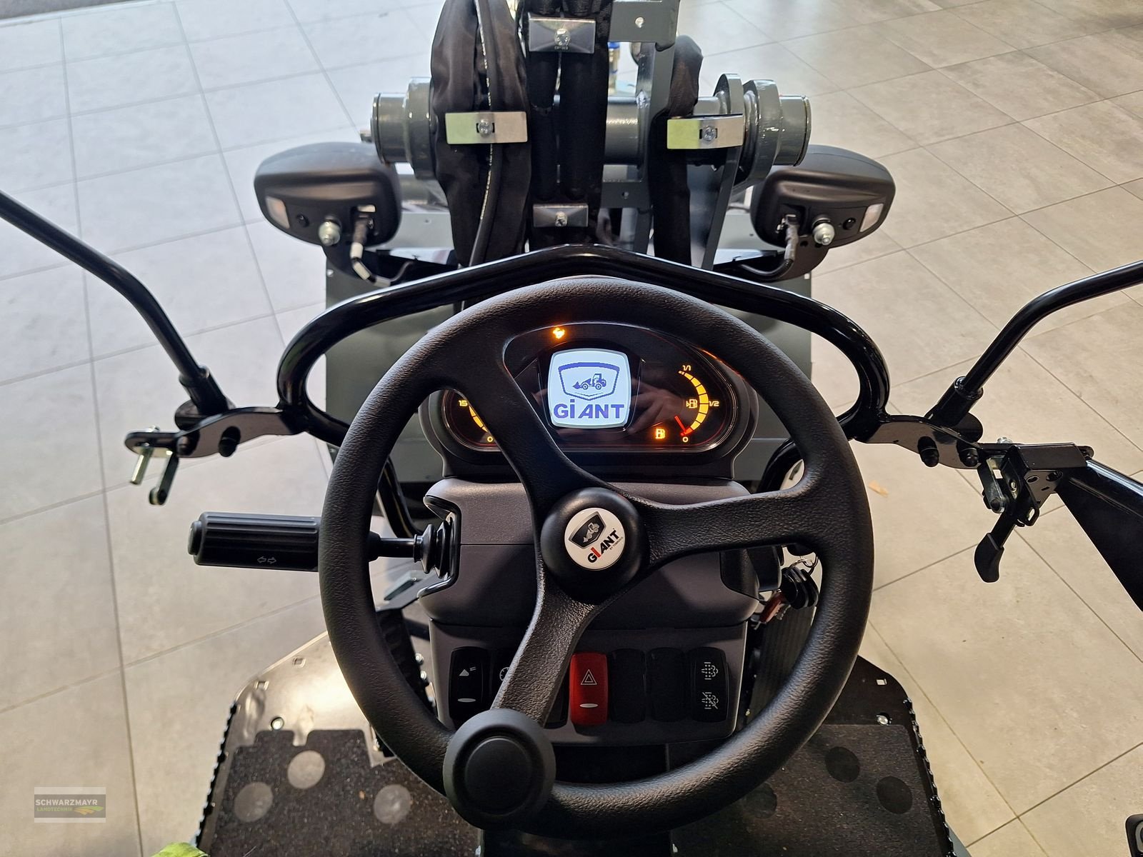 Hoflader des Typs GiANT G2700 HD+, Neumaschine in Gampern (Bild 18)