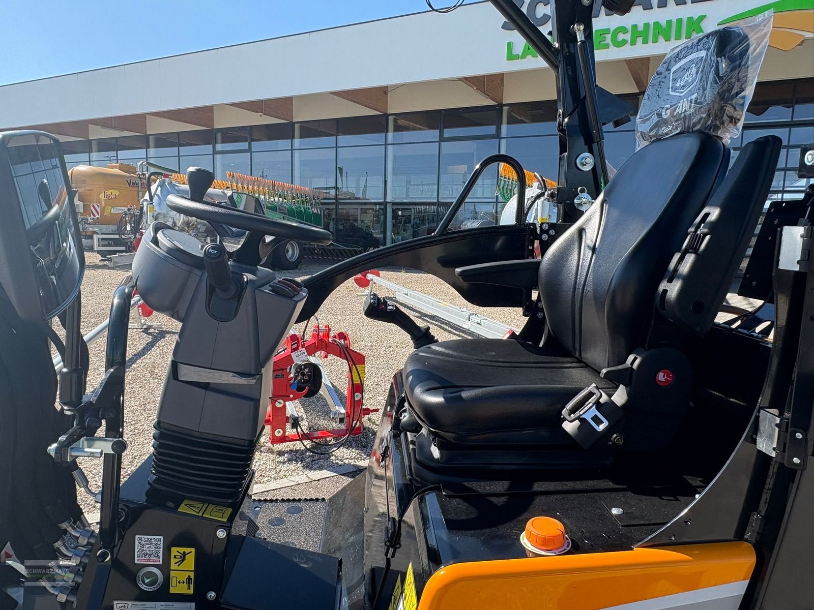 Hoflader des Typs GiANT G2700 HD+, Neumaschine in Gampern (Bild 12)