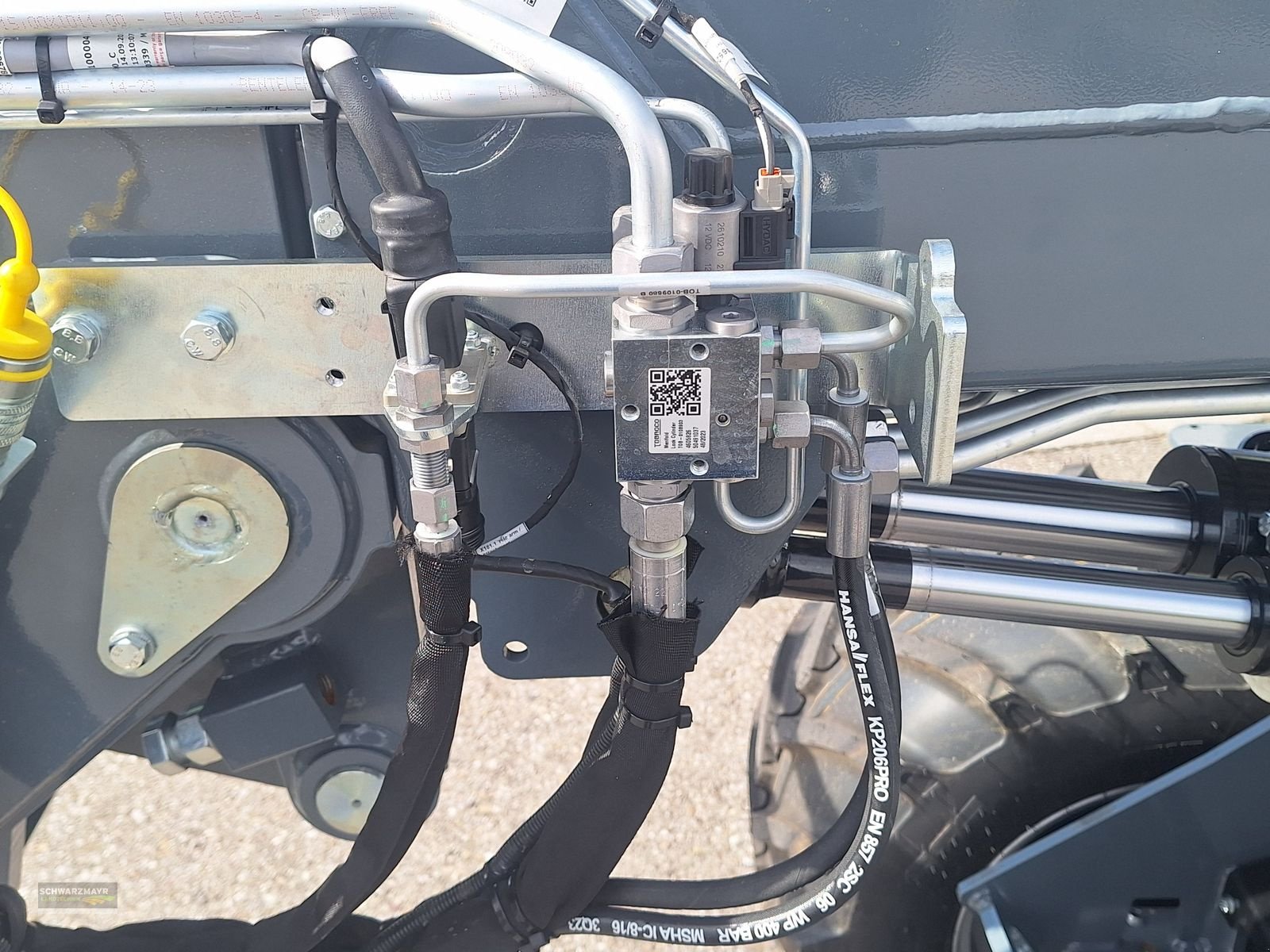 Hoflader of the type GiANT G2700 HD+ TELE, Neumaschine in Aurolzmünster (Picture 21)