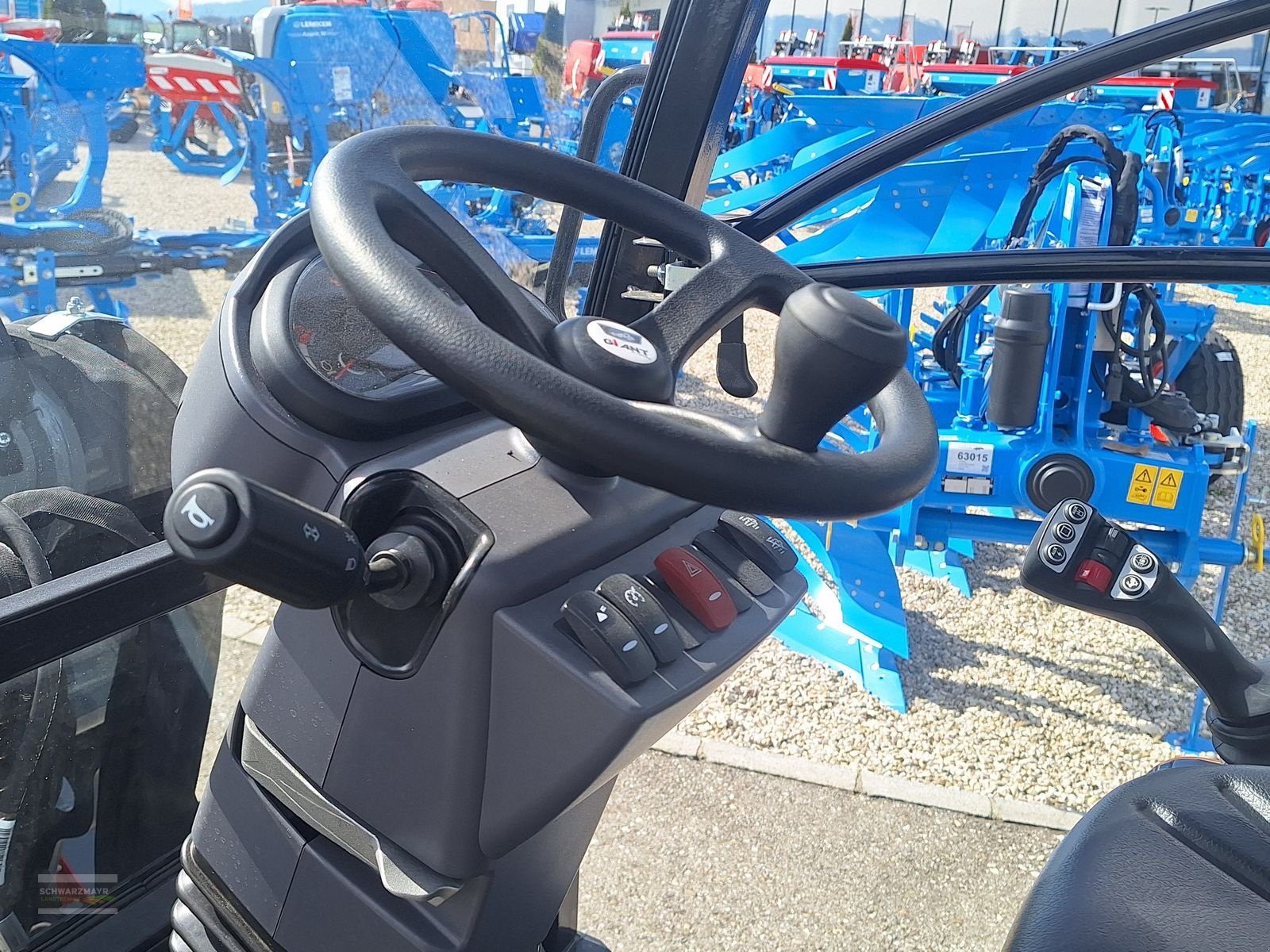 Hoflader of the type GiANT G2700 HD+ TELE, Neumaschine in Aurolzmünster (Picture 13)