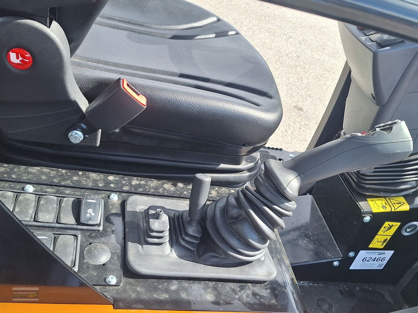 Hoflader of the type GiANT G2700 HD+ TELE, Neumaschine in Aurolzmünster (Picture 14)