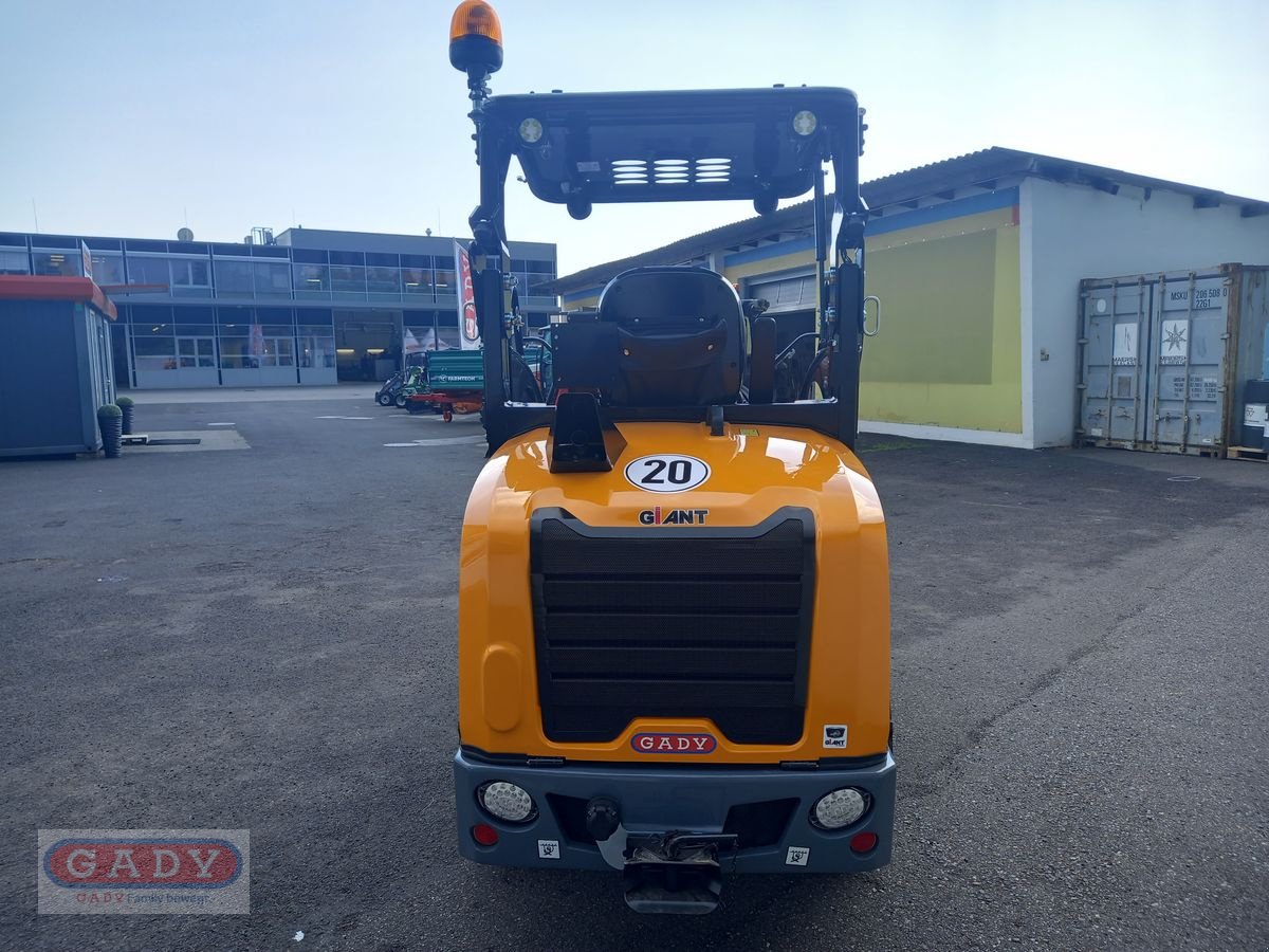 Hoflader des Typs GiANT G2700 HD, Neumaschine in Lebring (Bild 5)